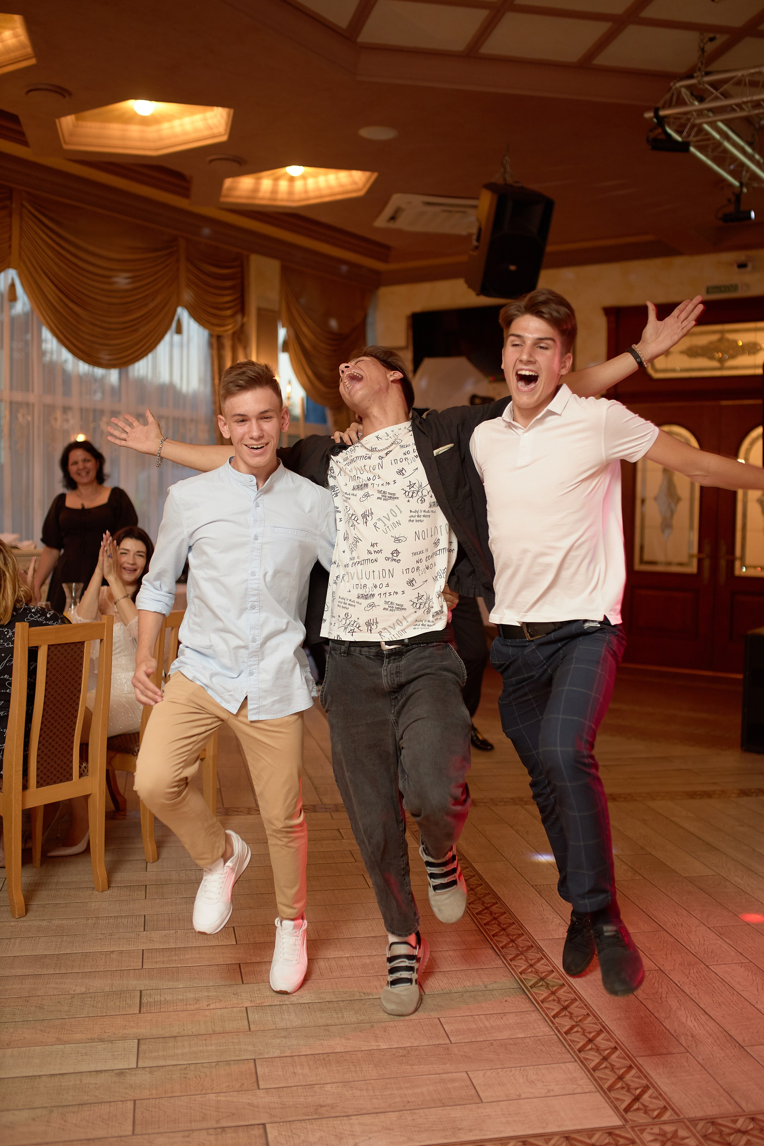 Выпускной в школе. Фотограф Эдуард Леньков. Ростов-на-Дону