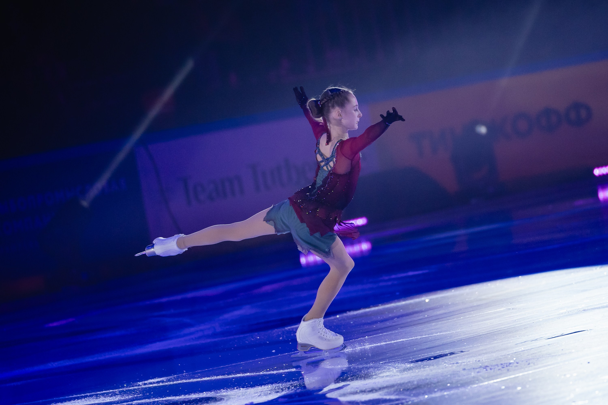 Шоу «Чемпионы на льду» в Новосибирске. Воробьева Ксения — Спортивный и танцевальный фотограф Новосибирск