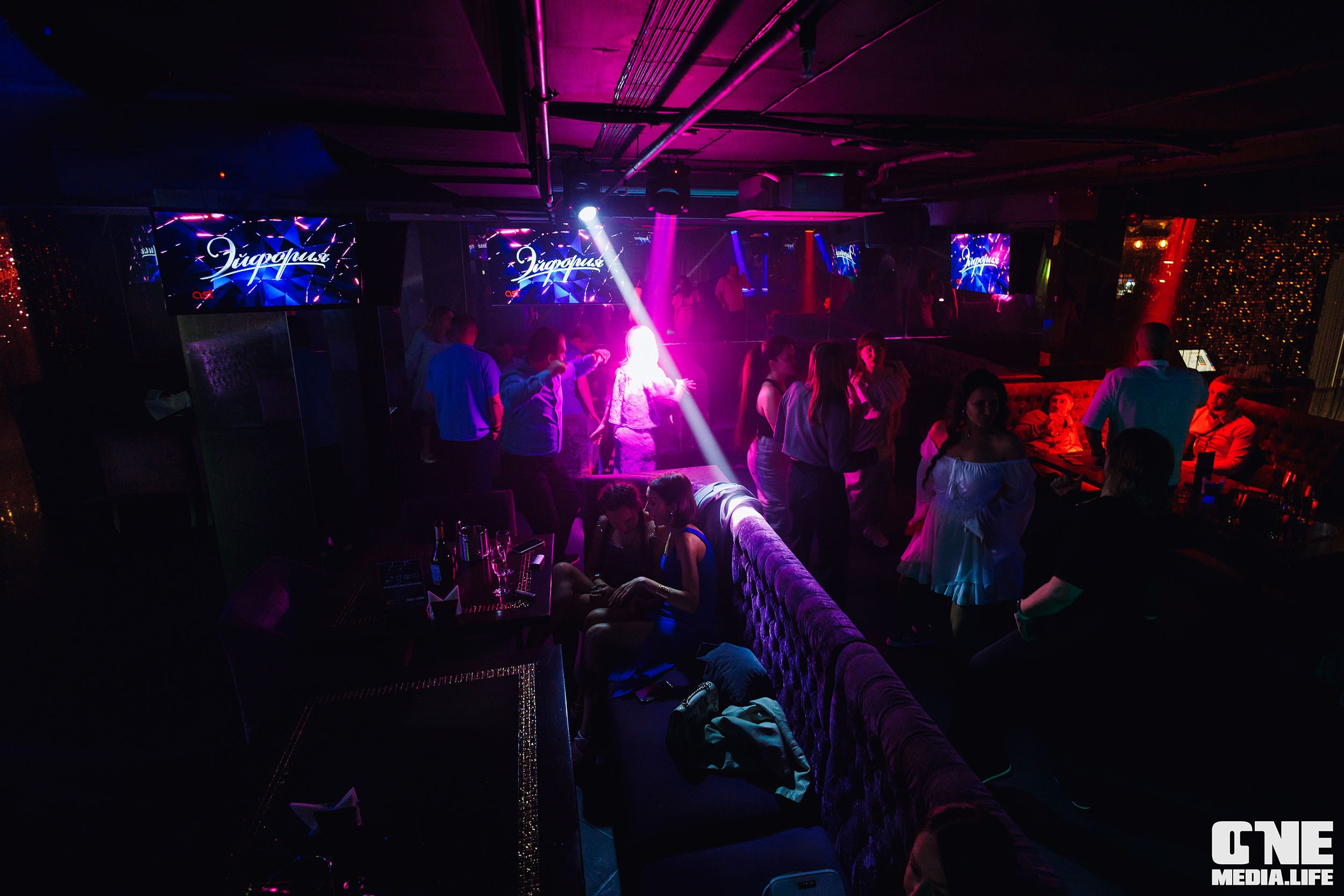 Фоторепортаж из караоке-клуба Эйфория. One Media Life: фоторепортажи, фотоотчеты с мероприятий и заведений