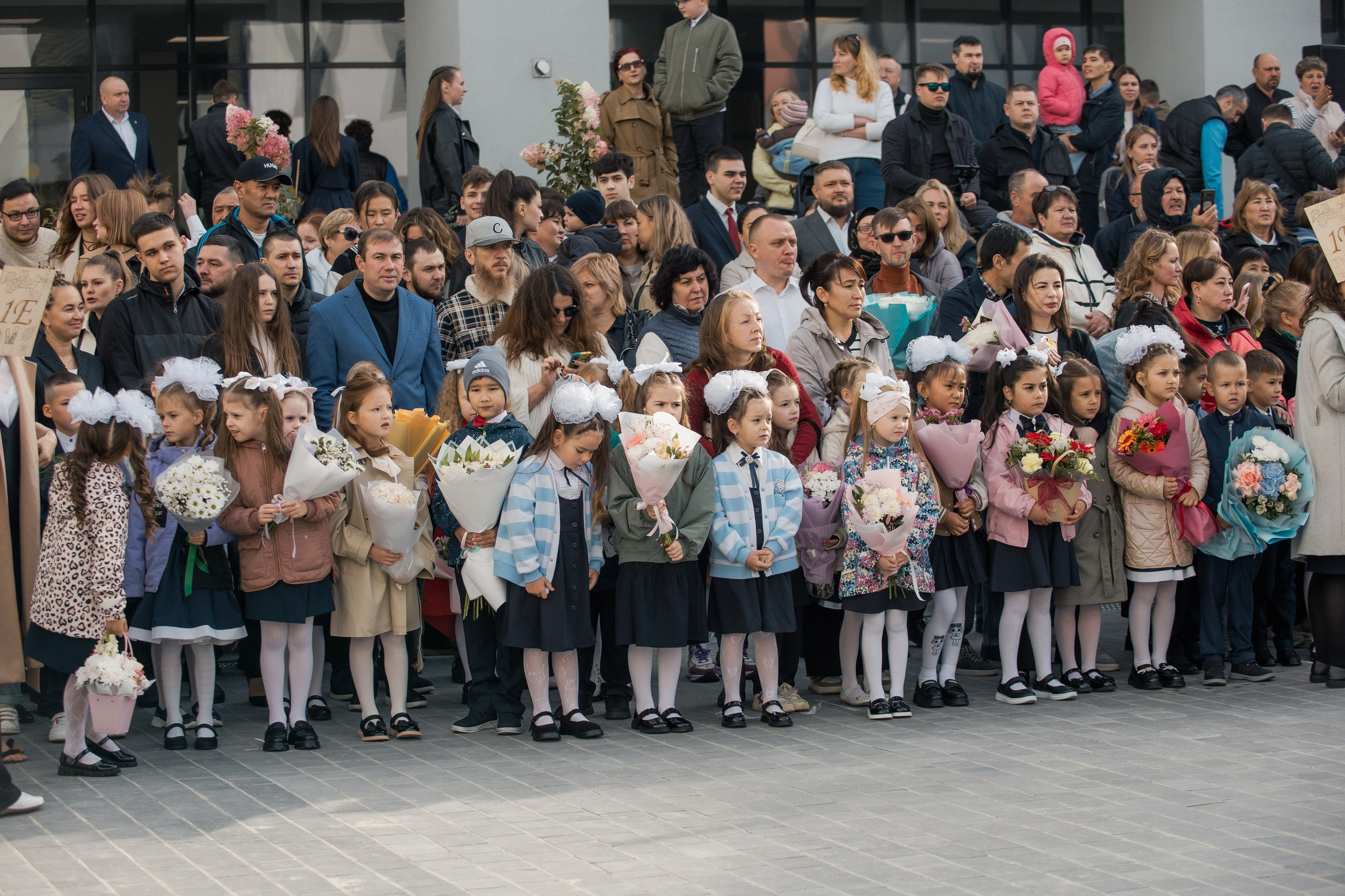Наши услуги. Выпускные альбомы в Тюмени для школ, садов, вузов спортивных секций