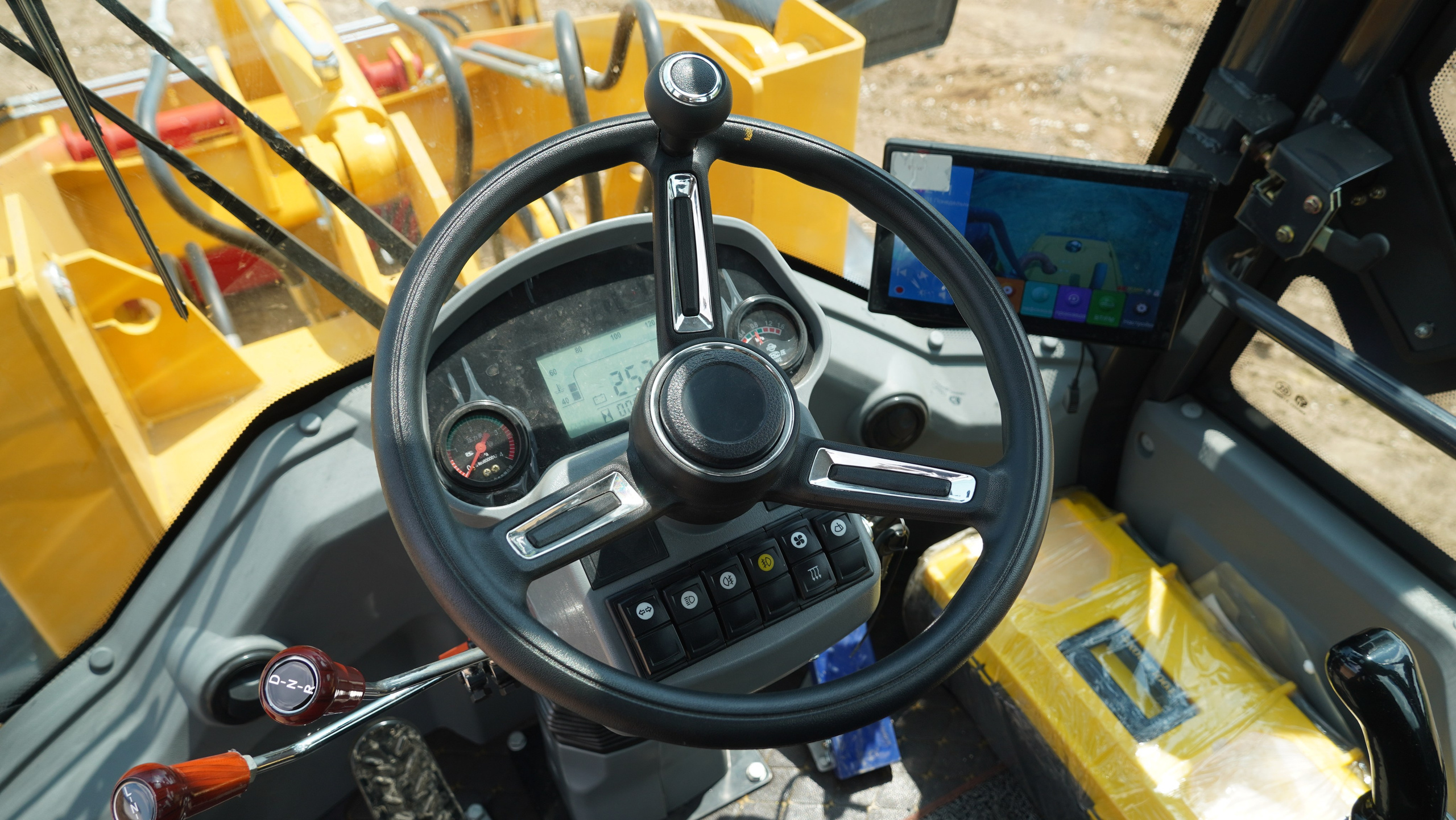 Фото фронт.погр. Beezone 920. Продажа и обслуживание грузовой техники и спецтехники в г. Новосибирск компания СТИ