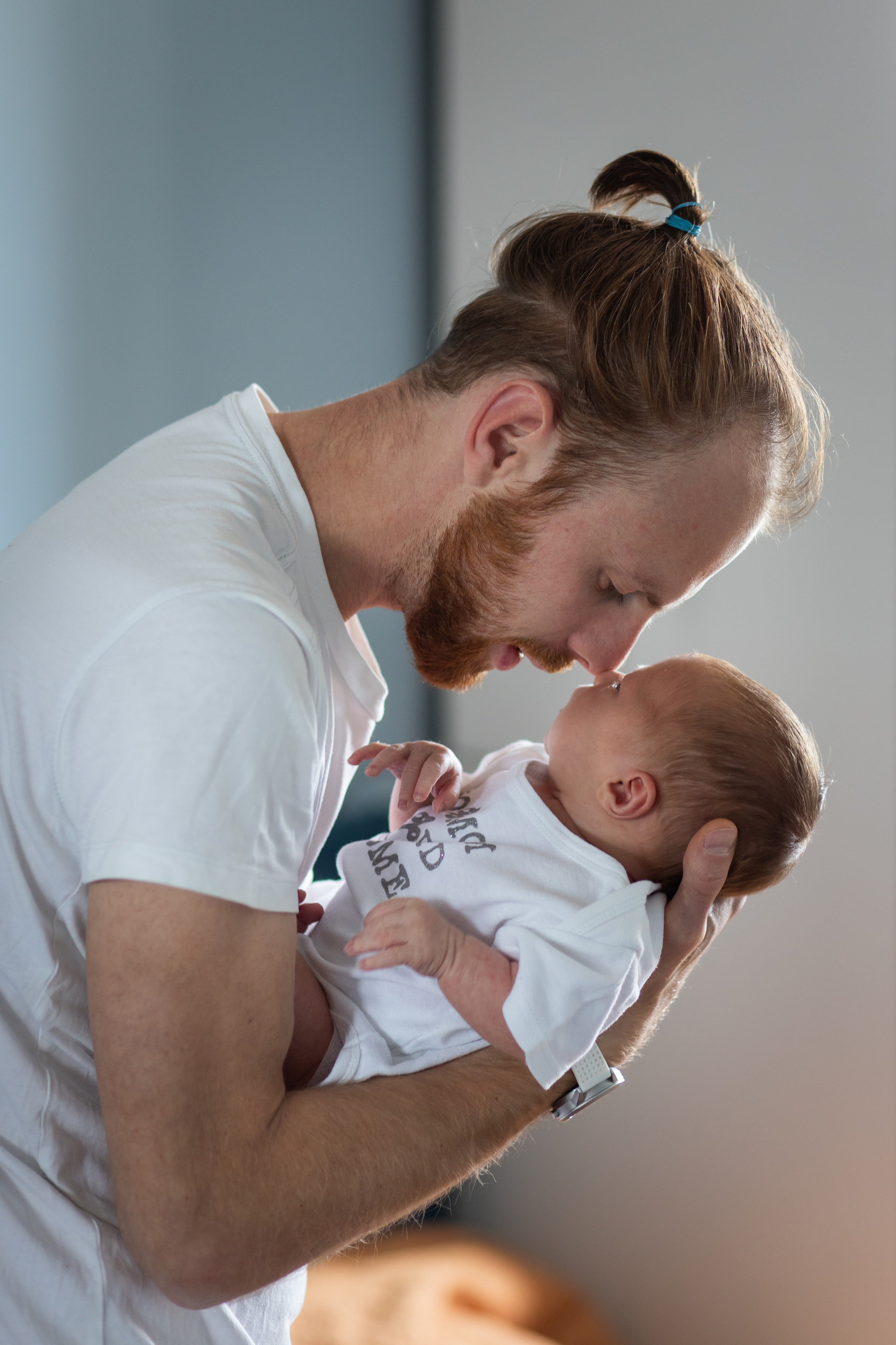 Домашняя семейная съёмка с младенцем. Семейный фотограф в Москве Наталья Чуб, заказать Фотокнигу