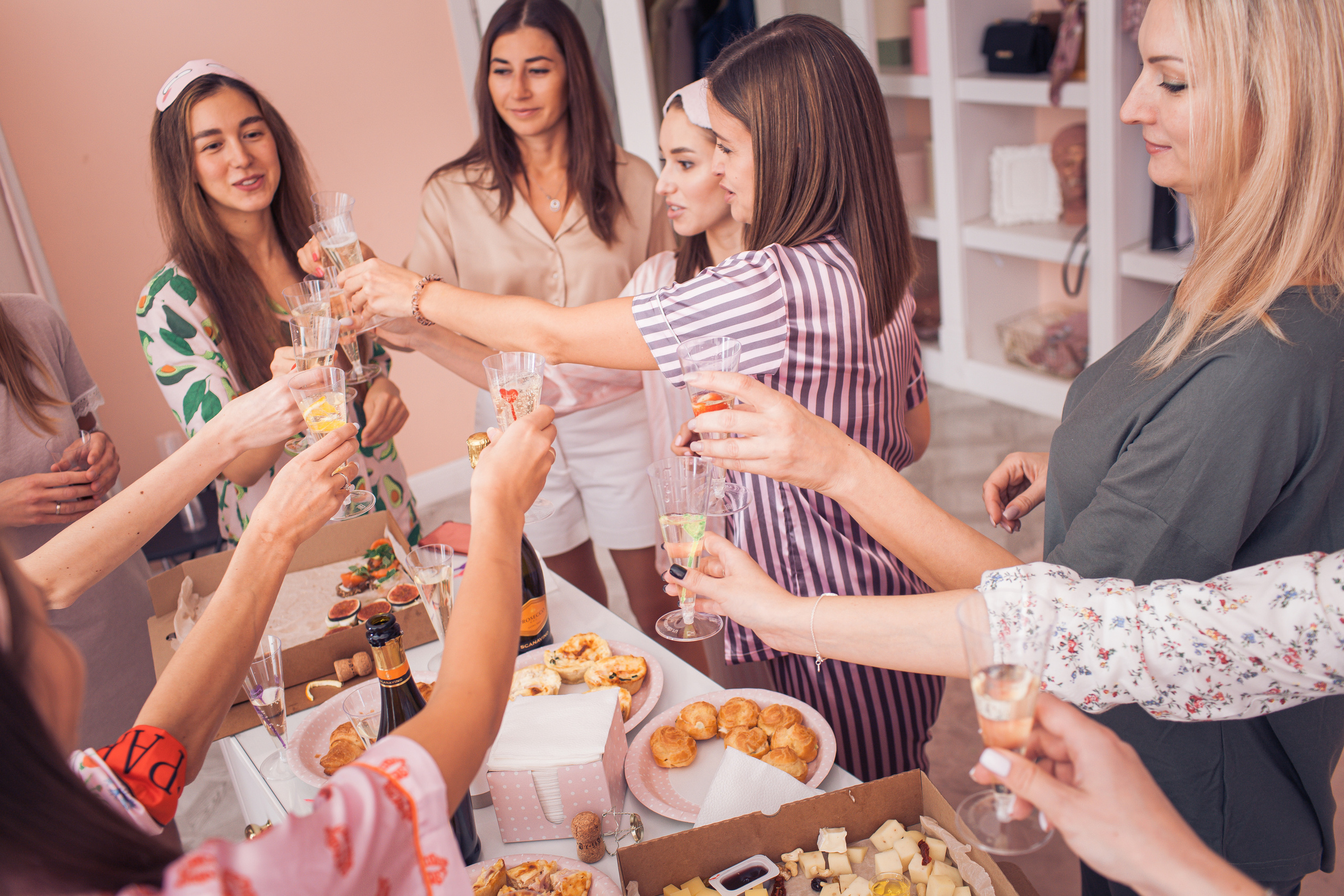 Пижамная вечеринка. Съёмка девичника. Семейный фотограф в Москве Наталья Чуб, заказать Фотокнигу