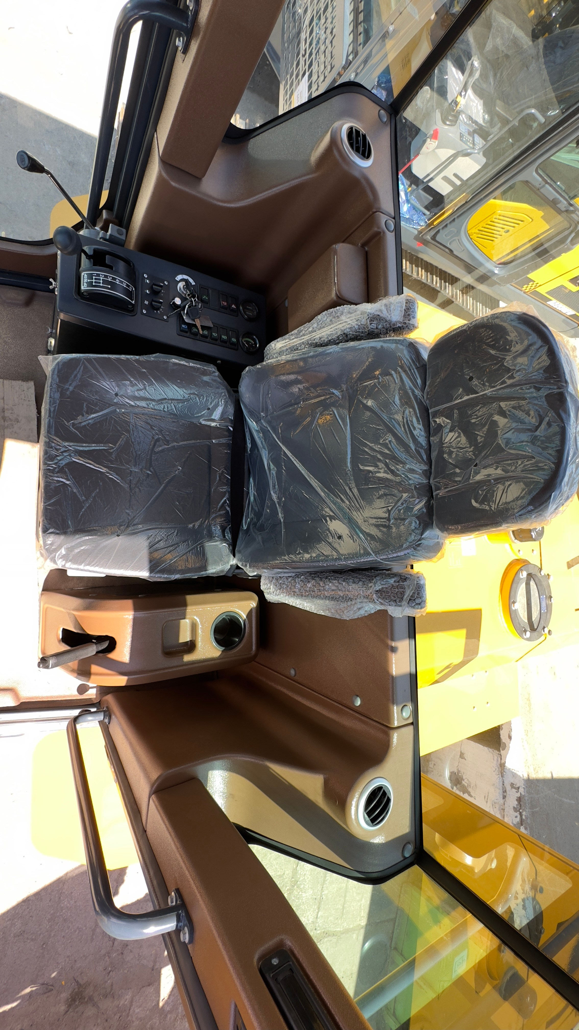 Фото грейдер Beezone G724MH(B20MG-A). Продажа и обслуживание грузовой техники и спецтехники в г. Новосибирск компания СТИ