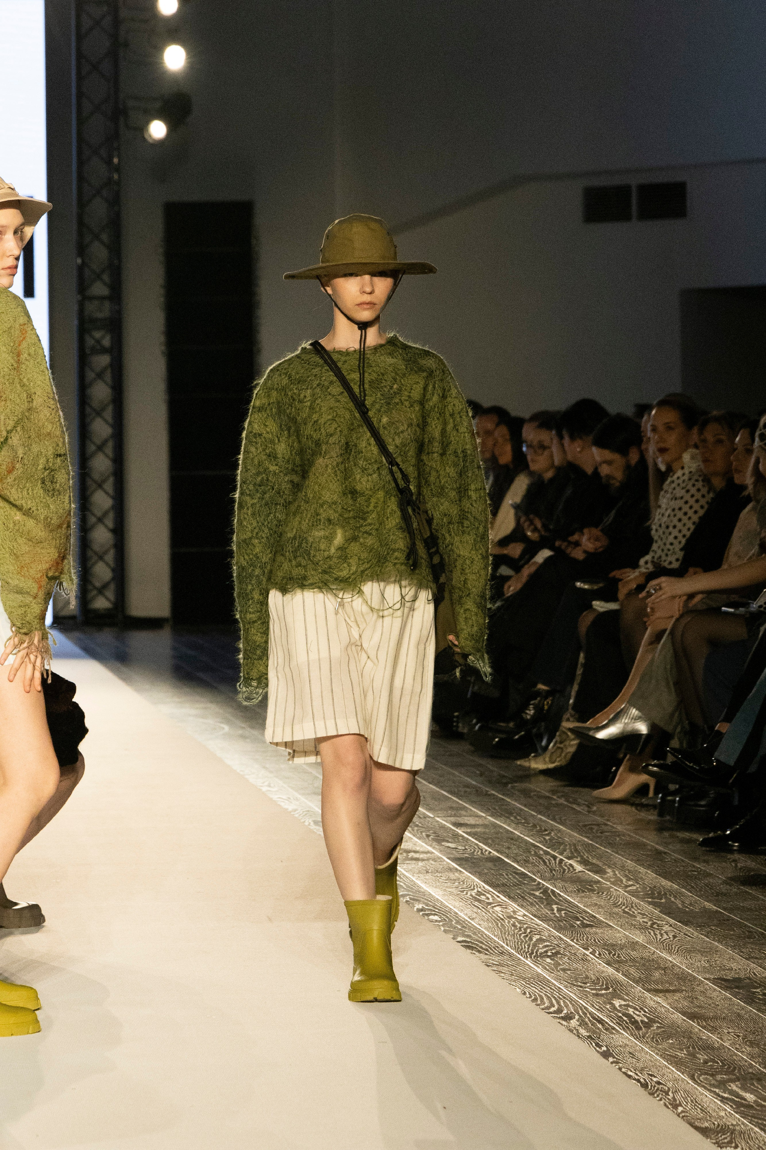 ДЛТ Собака.ru показ победителей конкурса «Новые имена в моде 2025». FOTOFAQ SKOOL г. Санкт-Петербург: очные, дистанционные и онлайн курсы фотографии