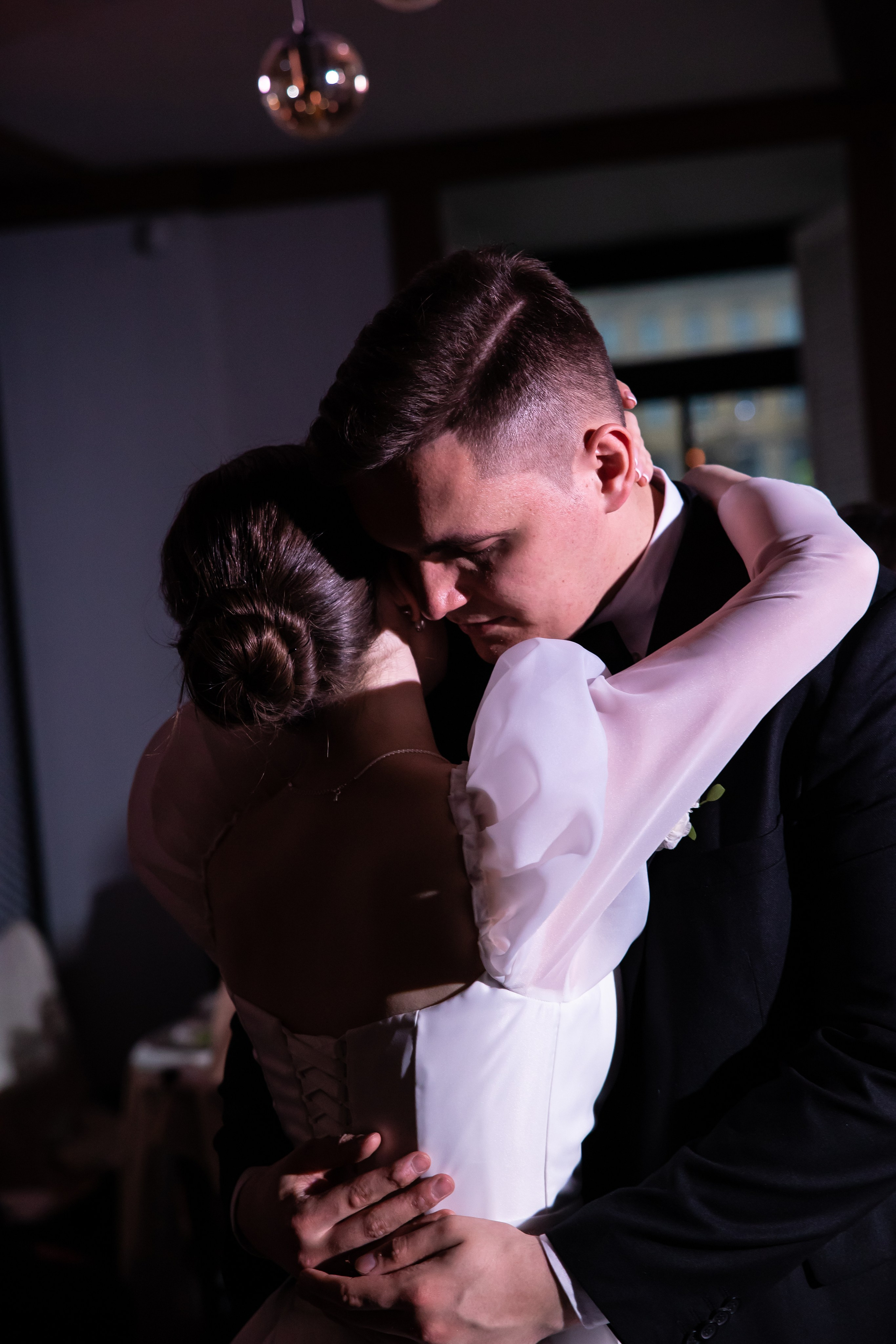 Свадебный фотограф СПб Цена Качество Профессионал Комфорт Радость. ФОТОГРАФ РАДОСТИ Фотосессия в студии СПб. Портретный фотограф — Юрий Торлопов