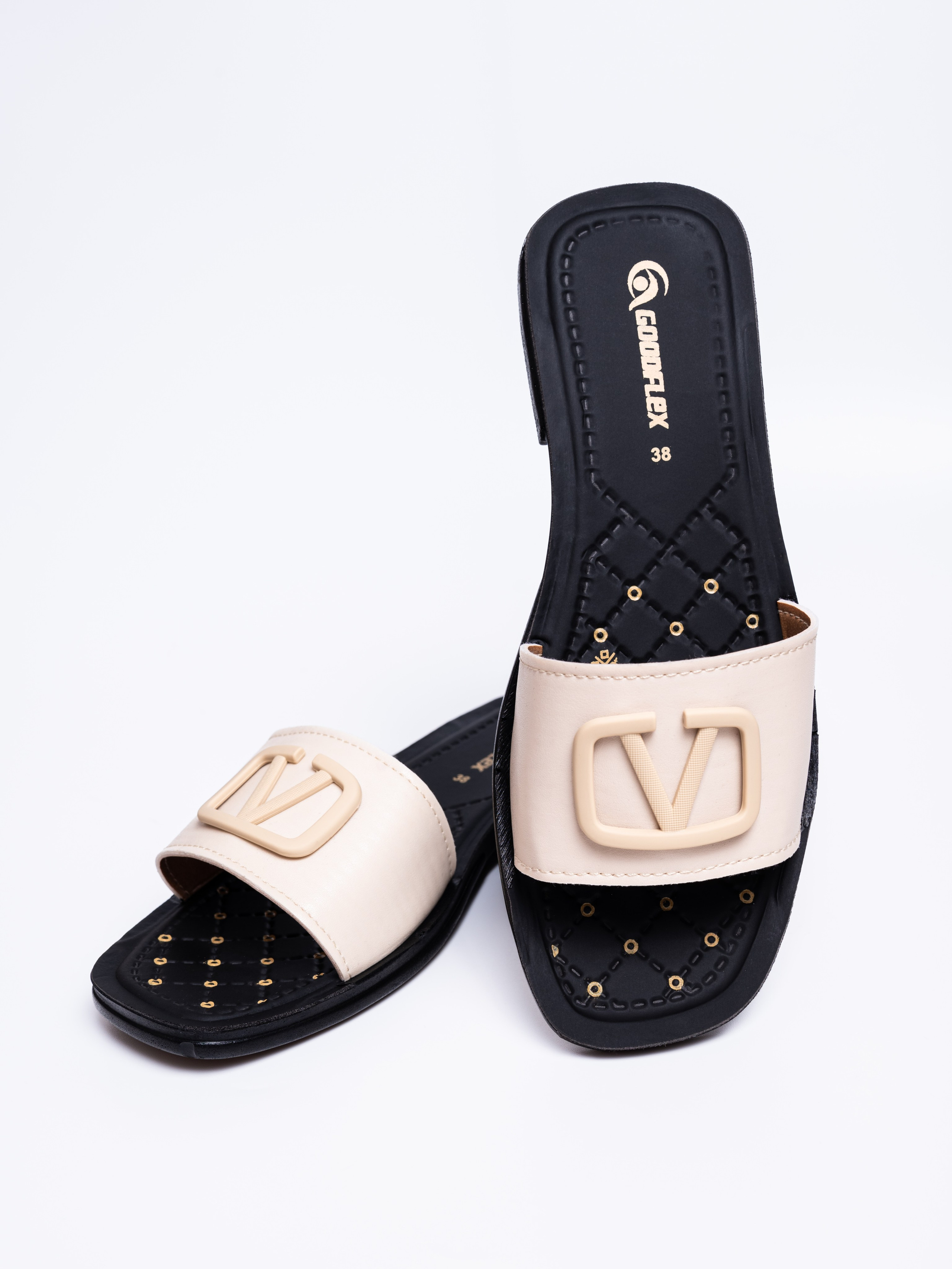 Тапочки. Предметный фотограф, фото для маркетплейсов Пятигорск, КМВ