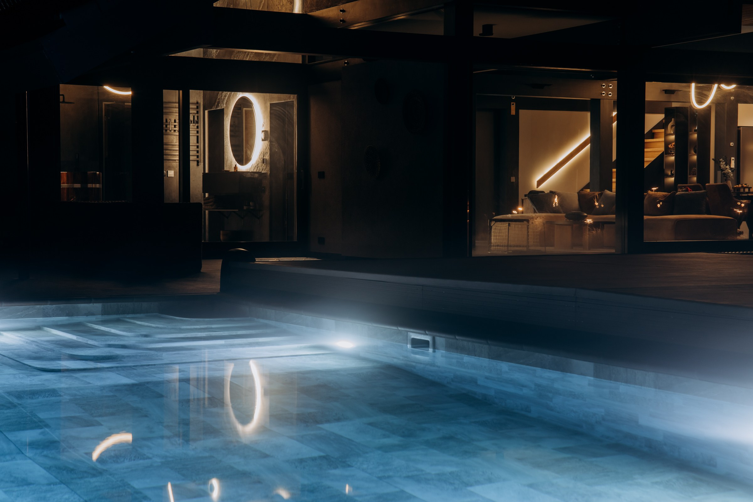 Съёмка для компании INTEQ HAUS из Москвы. Фотограф в Крыму — Федор зайцев. Свадебная, семейная и портретная съёмка. Фотографии для контента, для бизнеса. Корпоративная съёмка