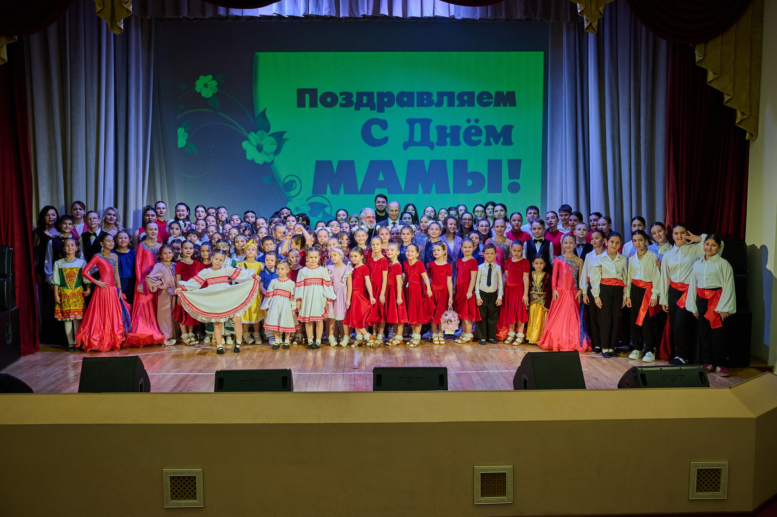 День матери Кабардинка. Жизнь курорта Кабардинка в фотографиях