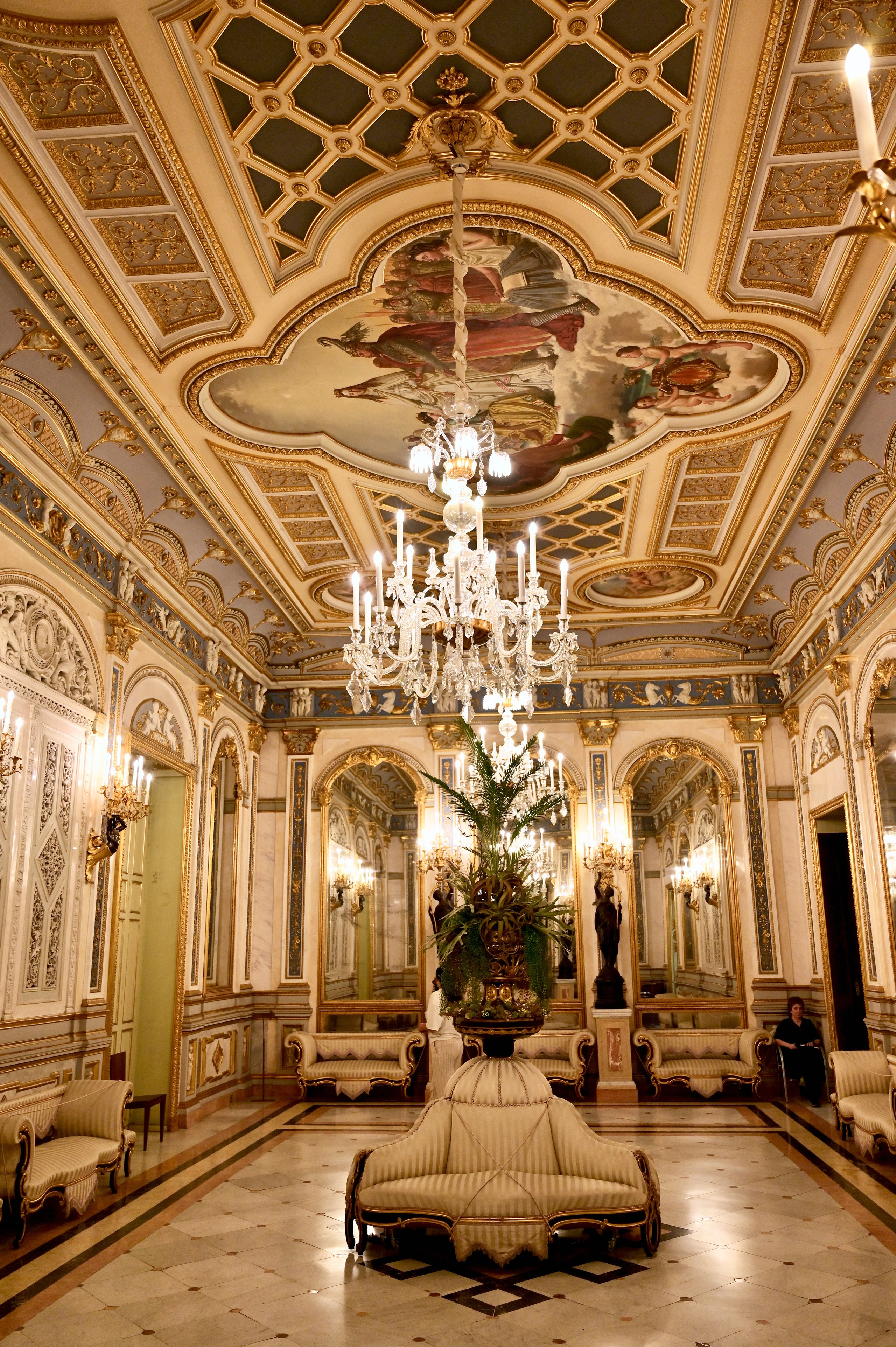 Музей фарфора/Дворец маркиза Дос Агуас (с патио и парадными залами). Гид и фотограф в Валенсии Новиков Михаил