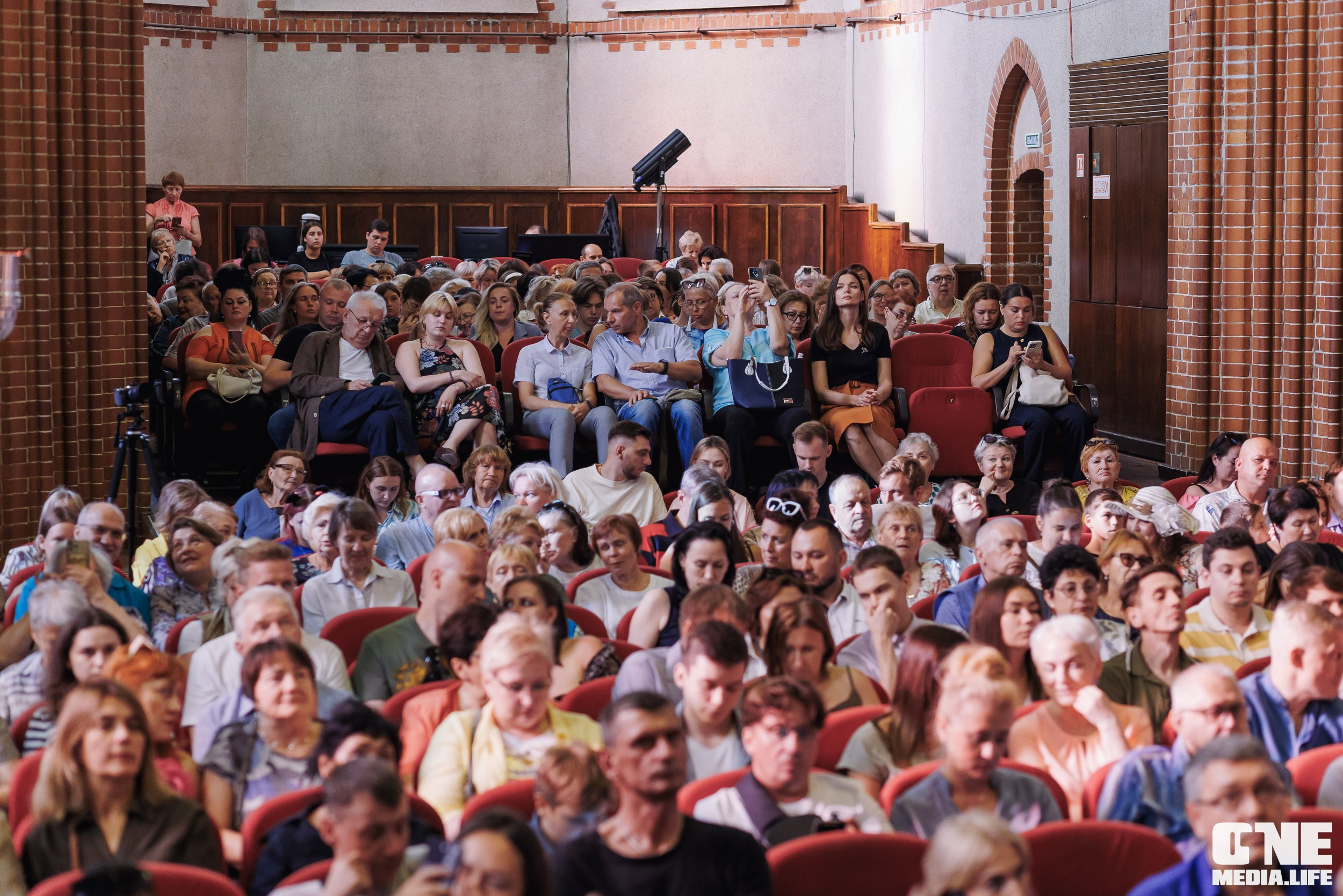 Фоторепортаж из Калининградской филармонии. One Media Life: фоторепортажи, фотоотчеты с мероприятий и заведений