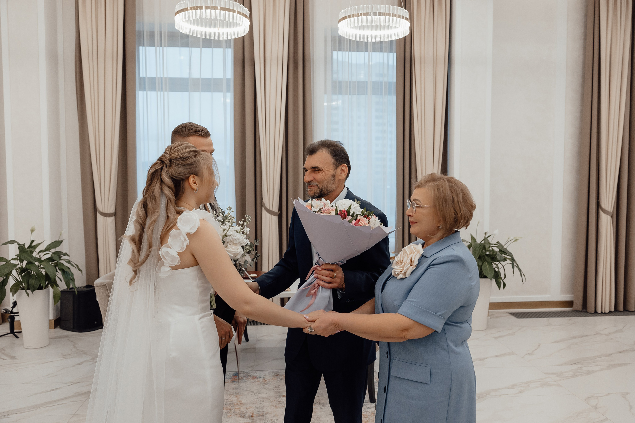 Свадебная фотосессия во Дворце бракосочетания Южное Бутово. Свадебный фотограф в Москве Дарья Олендарёва