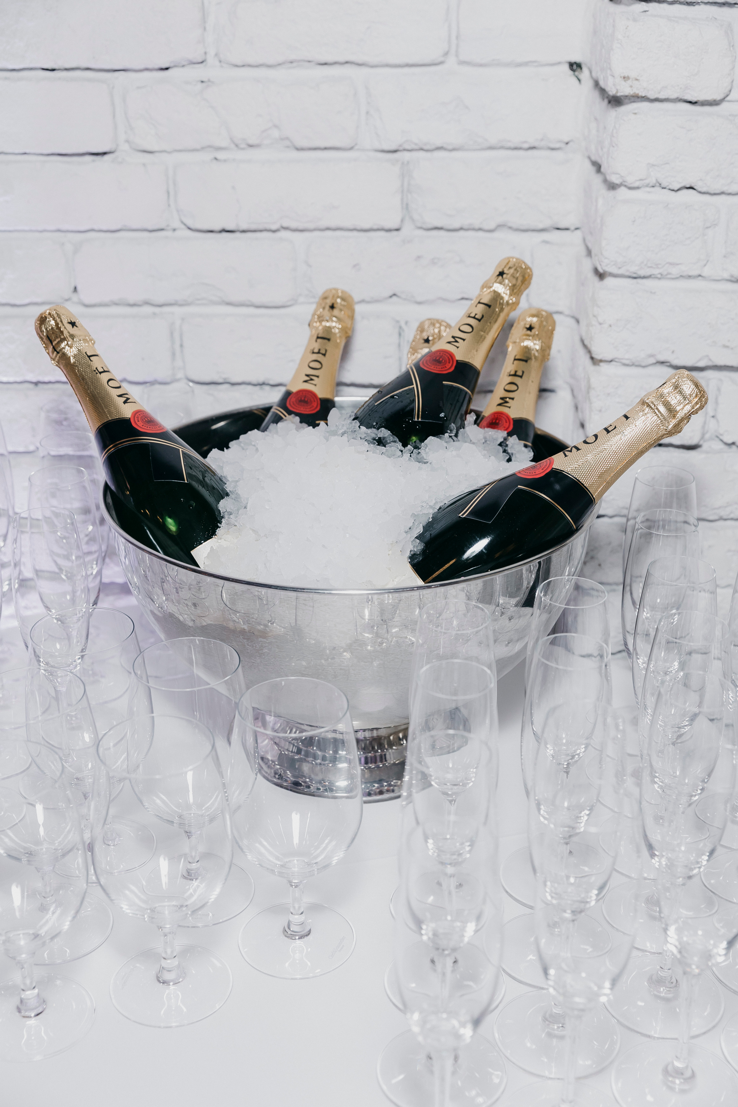 CULLINAN BELEK La Maree Moscow. «Птичка на проводе»: информационный портал в Москве