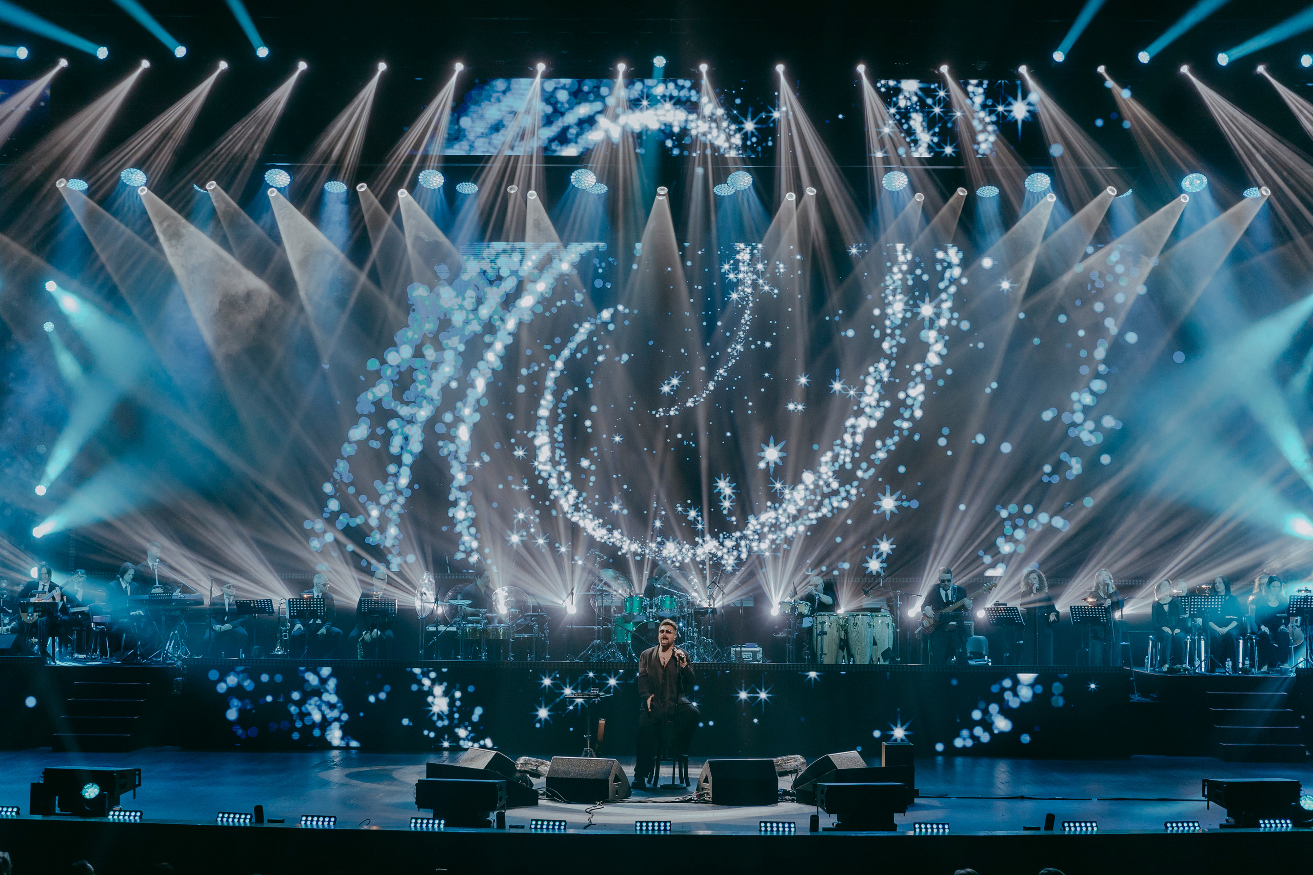 Алексей Чумаков: «Новое и лучшее» Crocus City Hall. «Птичка на проводе»: информационный портал в Москве