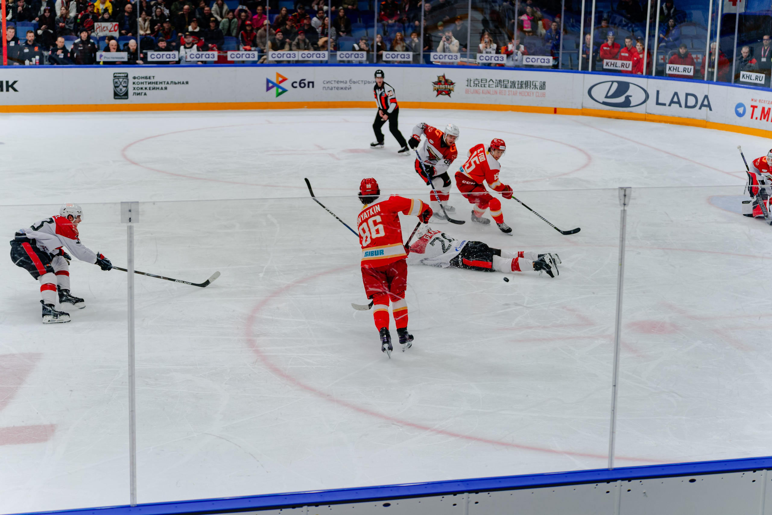 КХЛ КУНЬЛУНЬ РС — АВАНГАРД 22 МАРТА 2025. Репортажный фотограф в Москве Измалков Артем