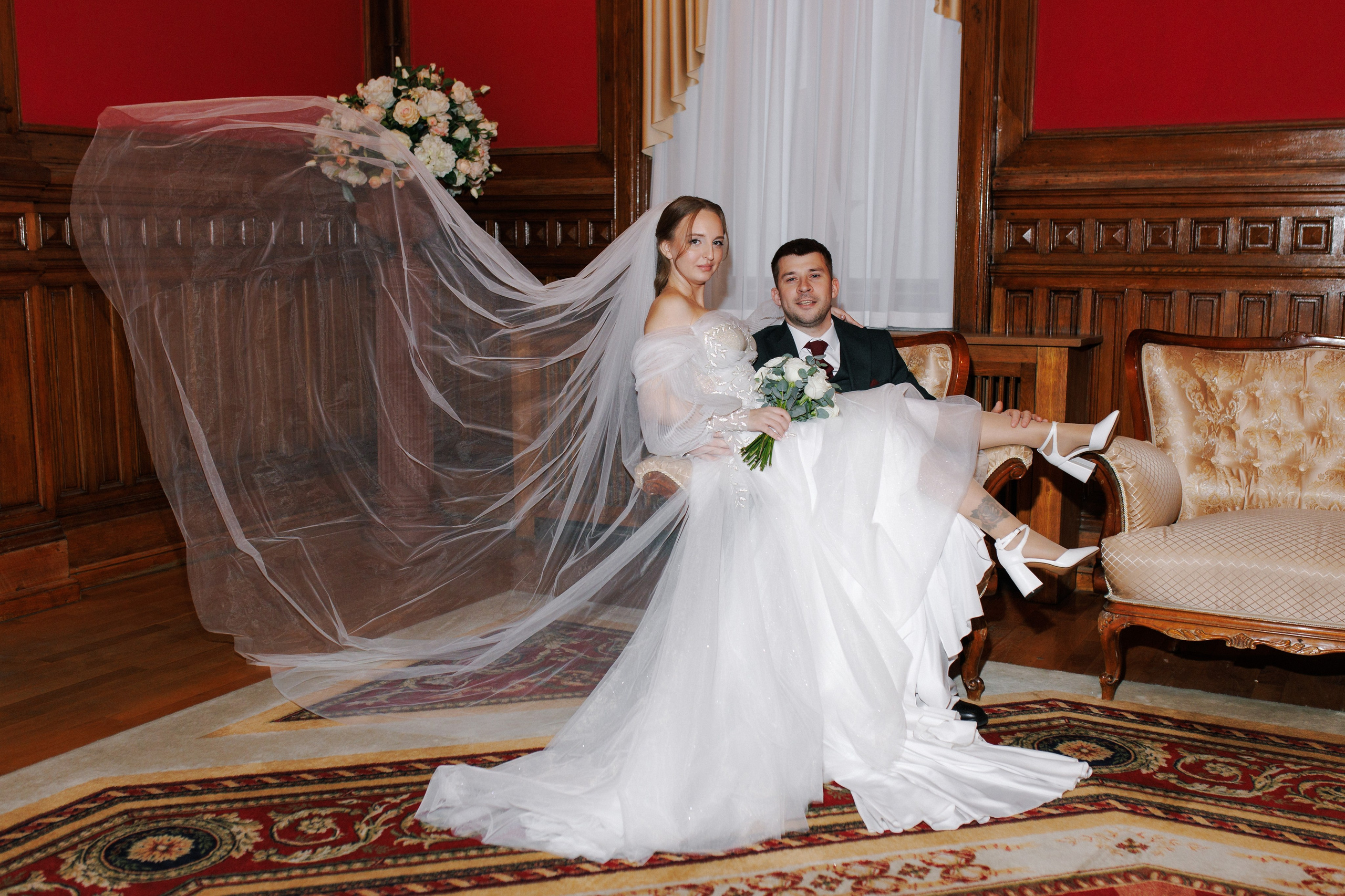 Фотограф на свадьбу, зимой в Эрмитаже. Свадебный фотограф СПБ