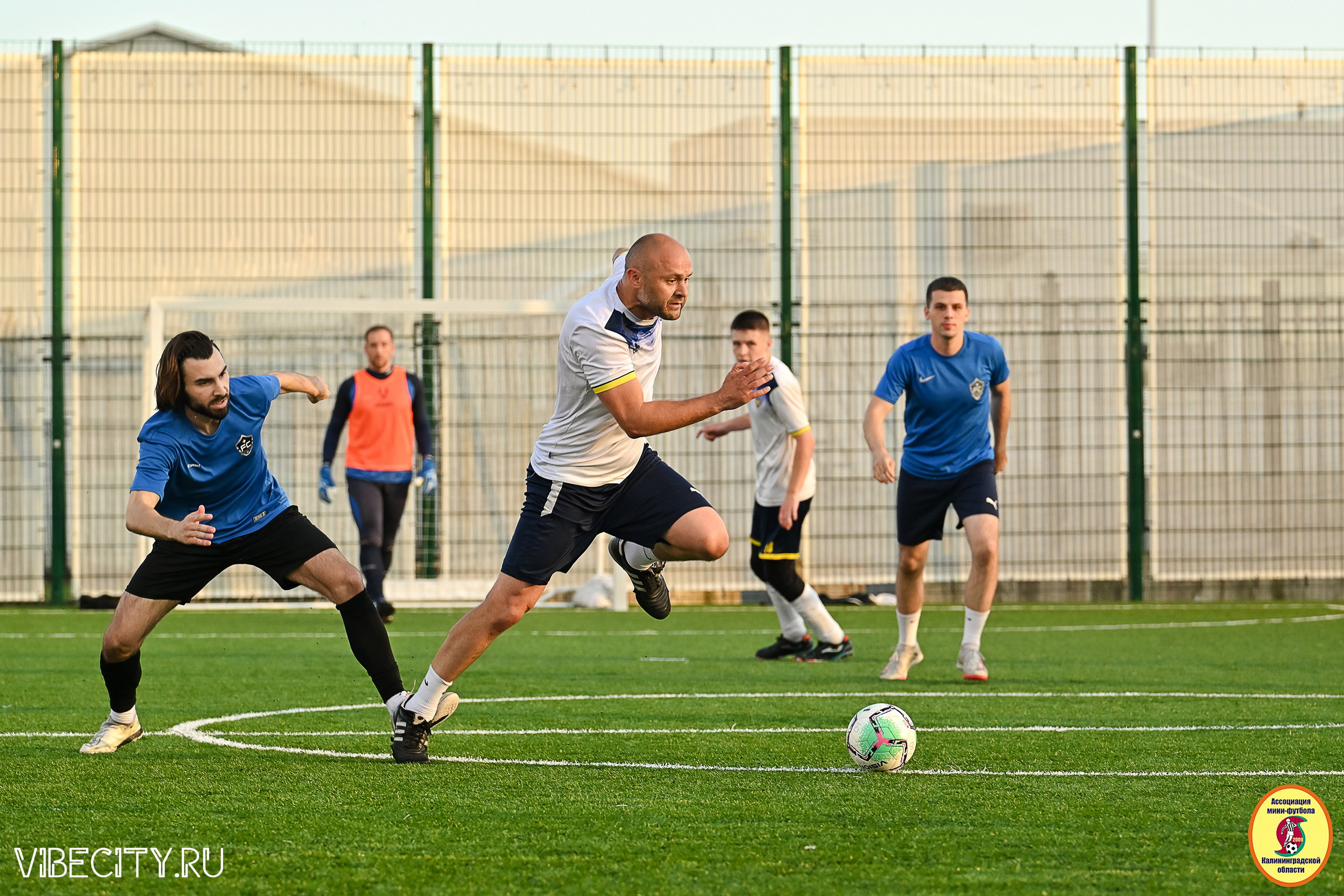 ИГРЫ МИНИ-ФУТБОЛЬНОЙ И КОРПОРАТИВНОЙ ЛИГИ. VIBECITY.RU Вайб Сити Ру Фоторепортажи Фотоотчеты Калининград