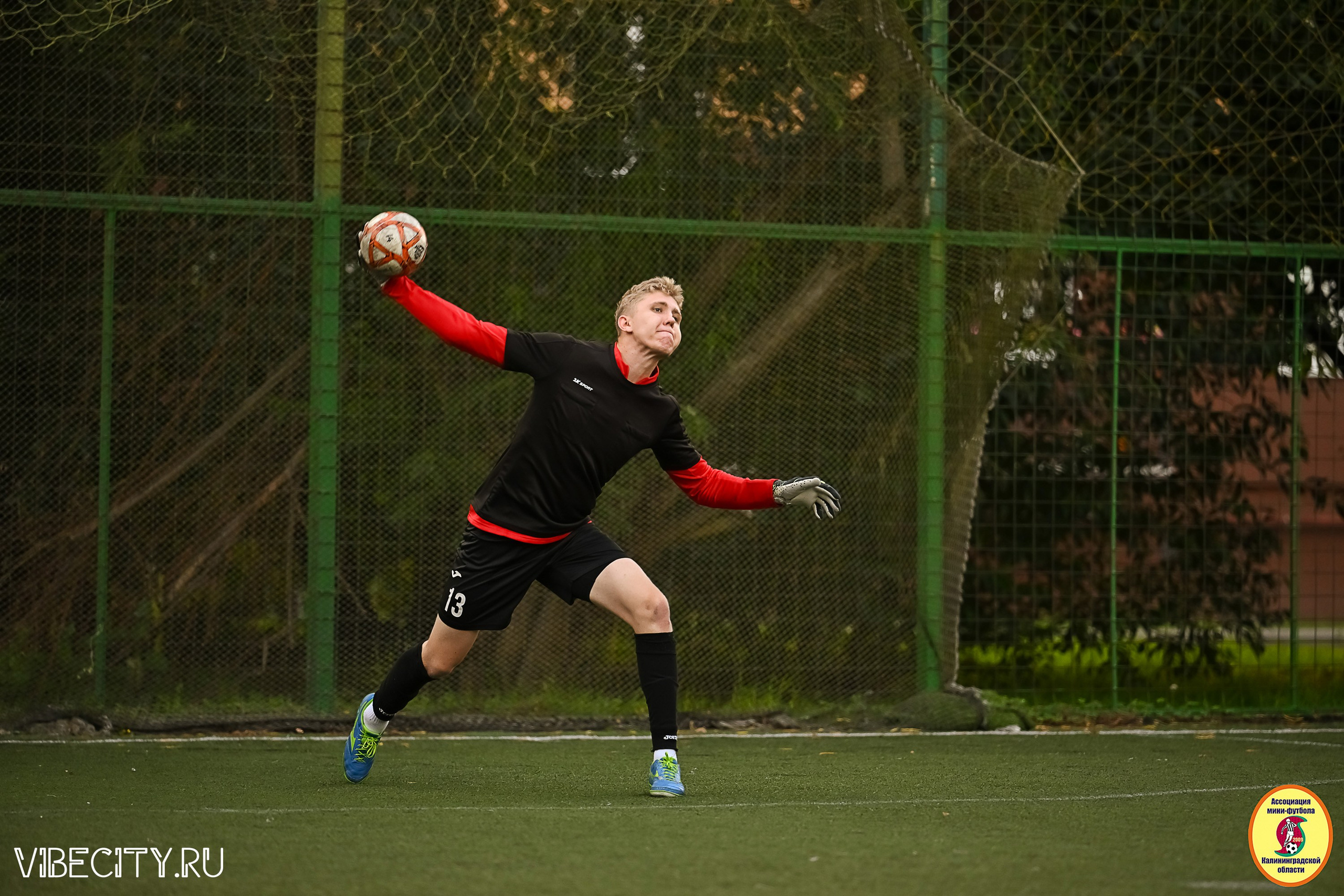 ИГРЫ МИНИ-ФУТБОЛЬНОЙ И КОРПОРАТИВНОЙ ЛИГИ. VIBECITY.RU Вайб Сити Ру Фоторепортажи Фотоотчеты Калининград