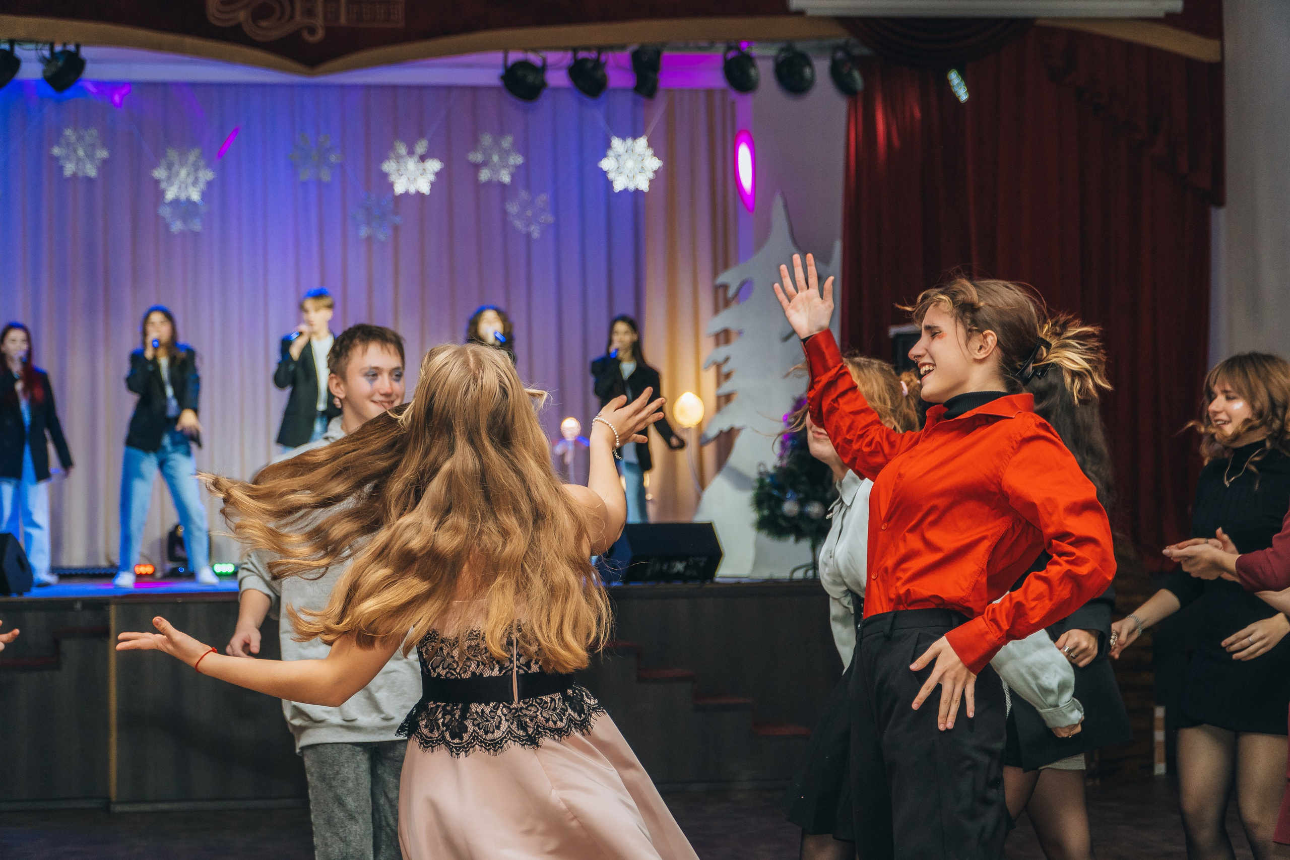 «Новый год к нам мчится». Новотитаровский Дом культуры