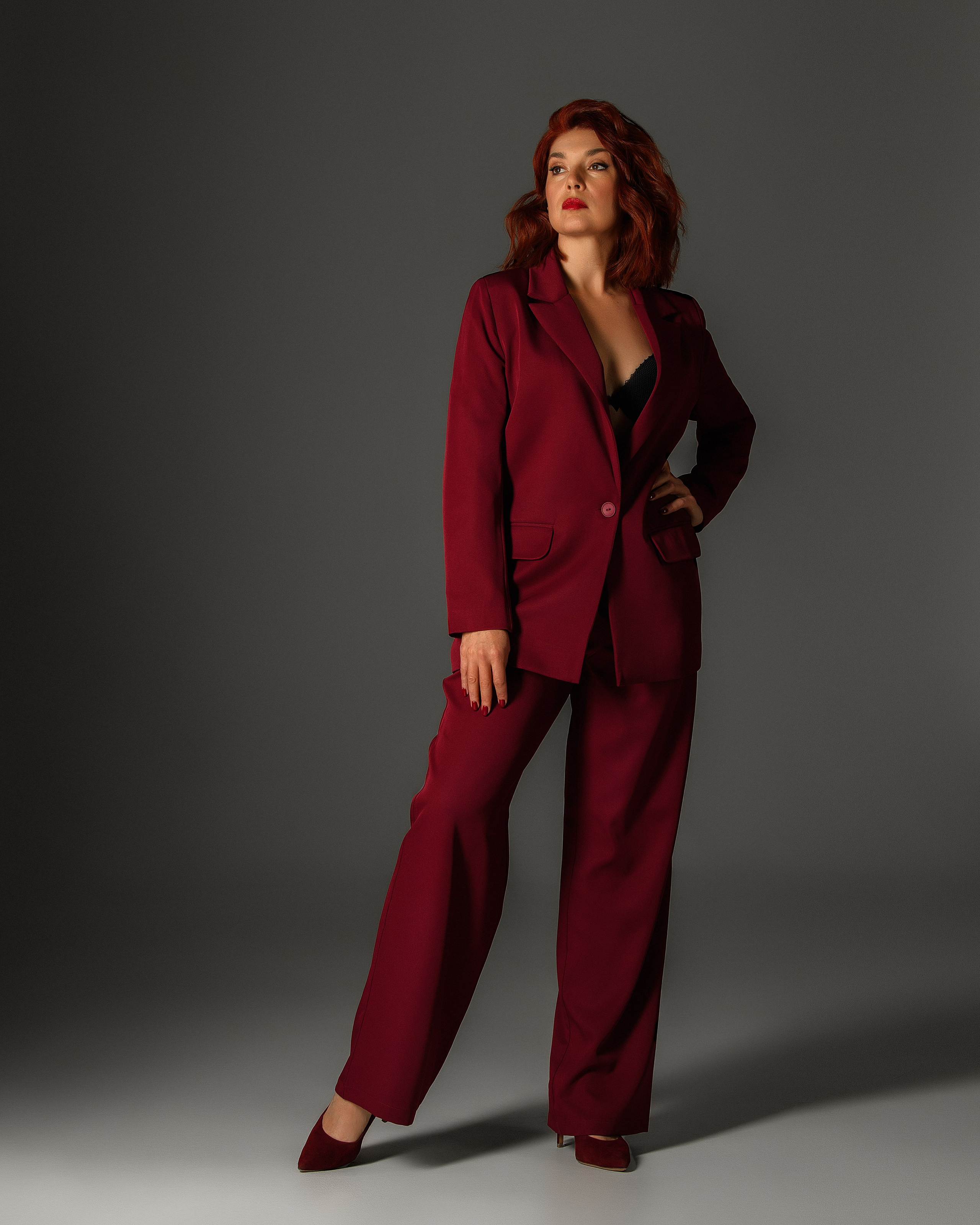 Фотосессия Виктории на циклораме. Женский фотограф в Москве Богдашкина Динара