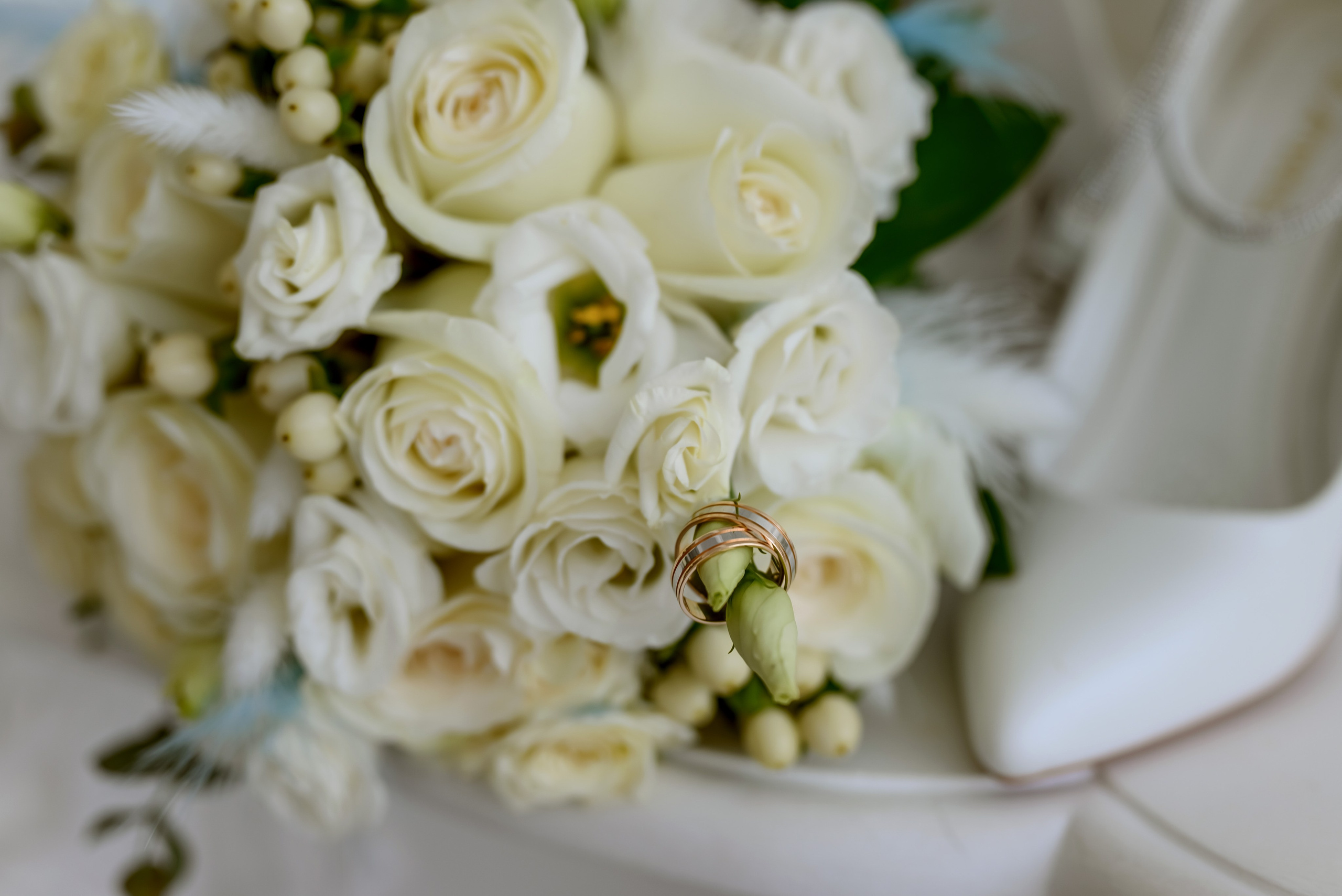 Букет невесты с белыми розами