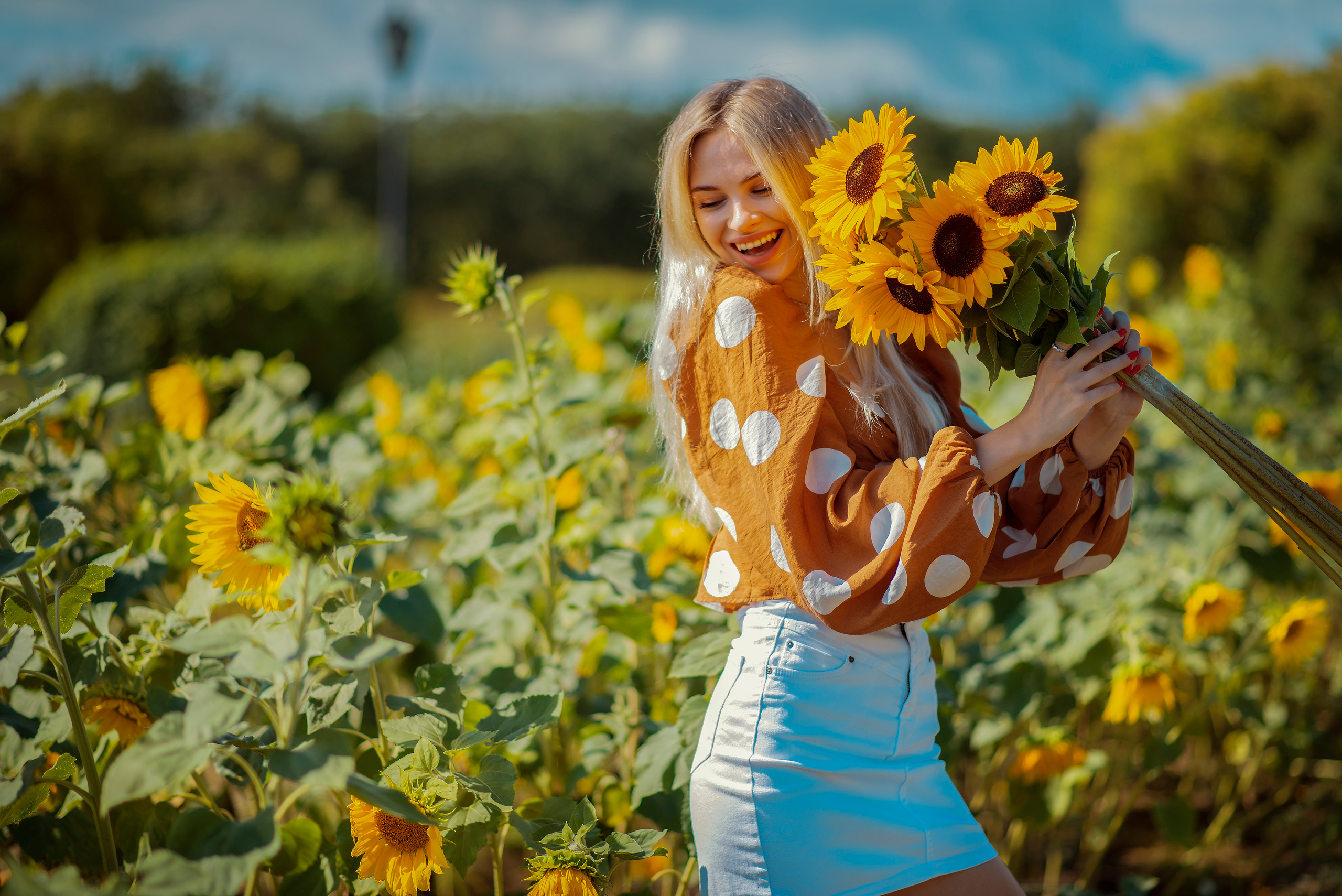 Фотосессия в подсолнухах. Фотограф Полина Рыкова