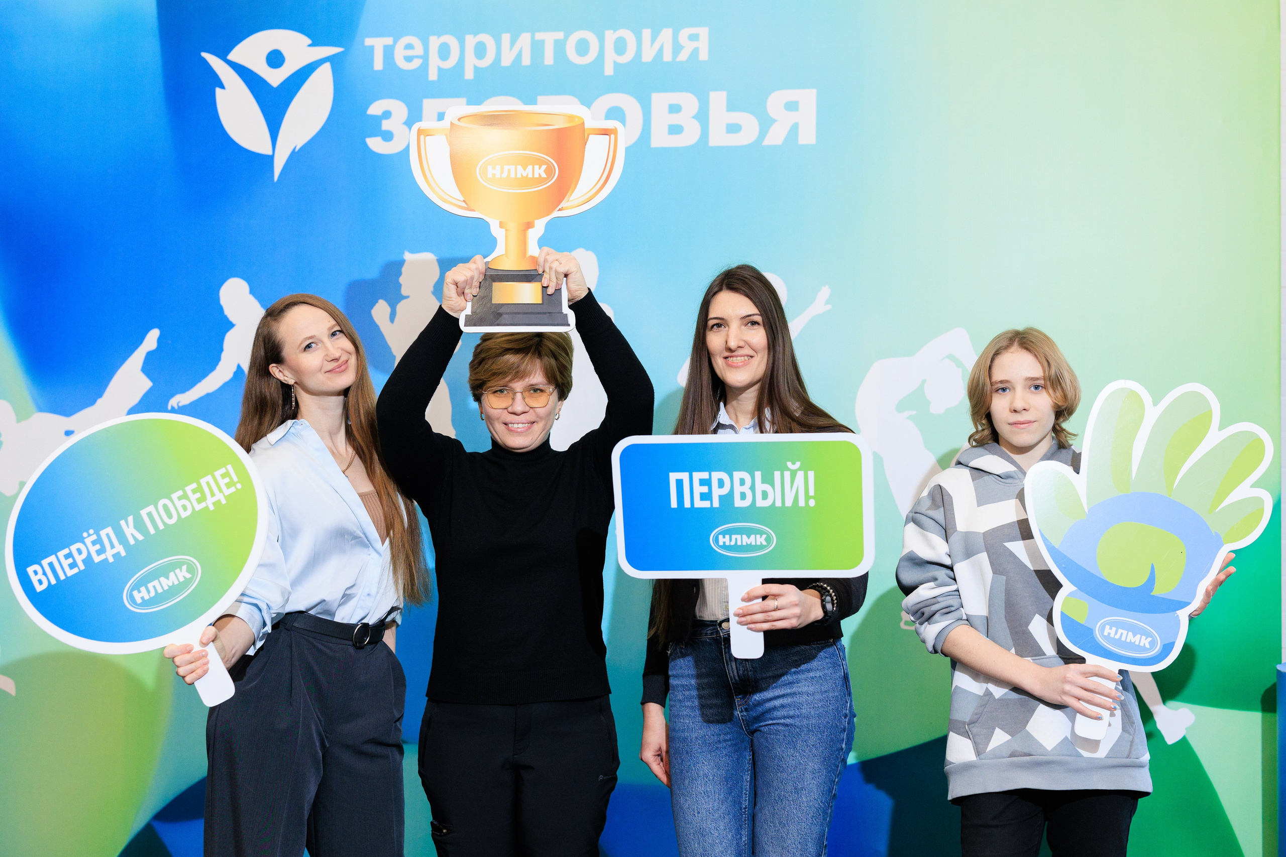 Фотограф на съемку хоккейного матча. Контент для бизнеса в Екатеринбурге Полдень Медиа