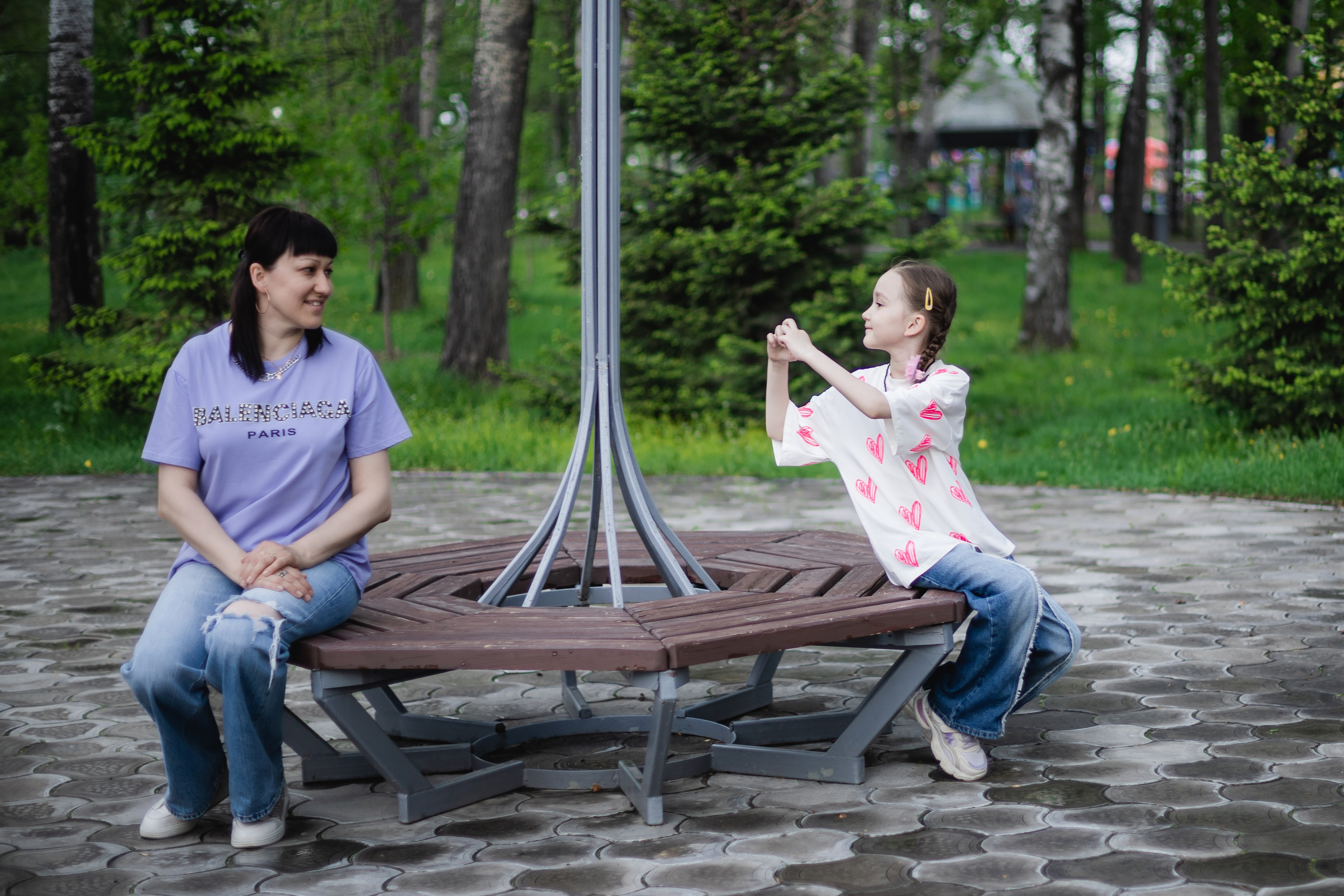 Мадина в цветущем парке. Семейный и детский фотограф в Хабаровске Алевтина Проскурякова