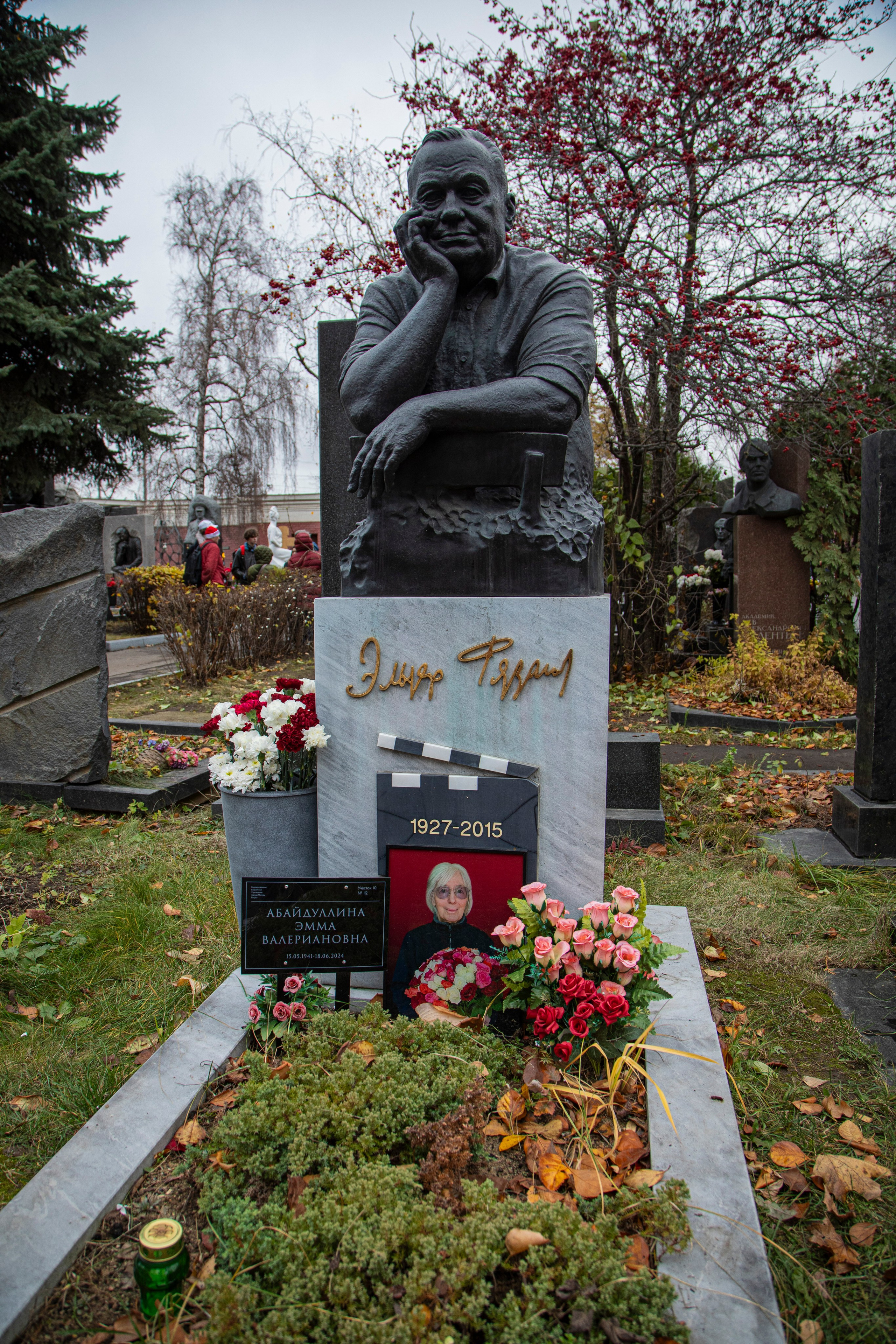 Осенняя прогулка по Новодевичьему кладбищу. Фотограф Сергей Ловкий