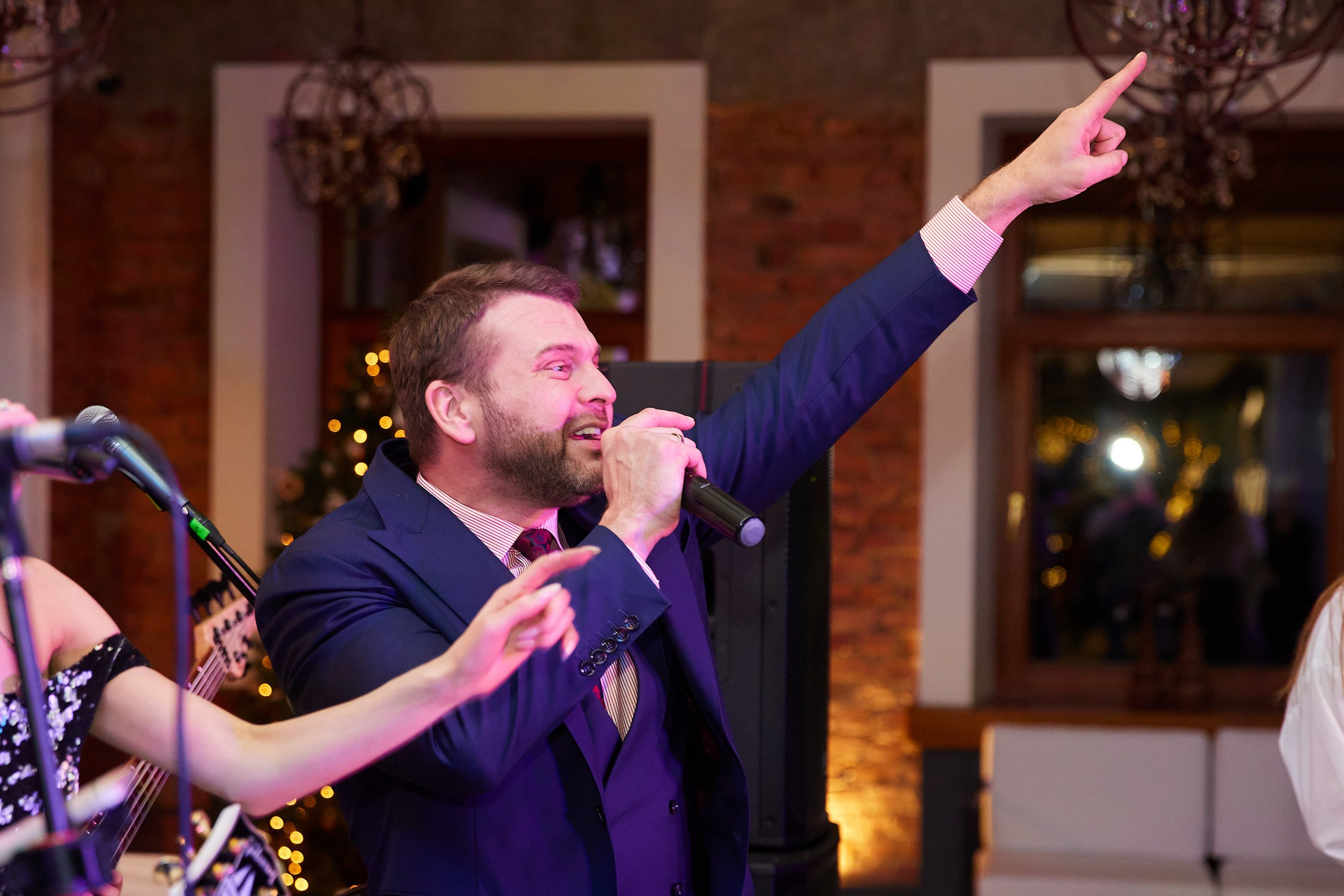 фотография ведущего на корпоративе