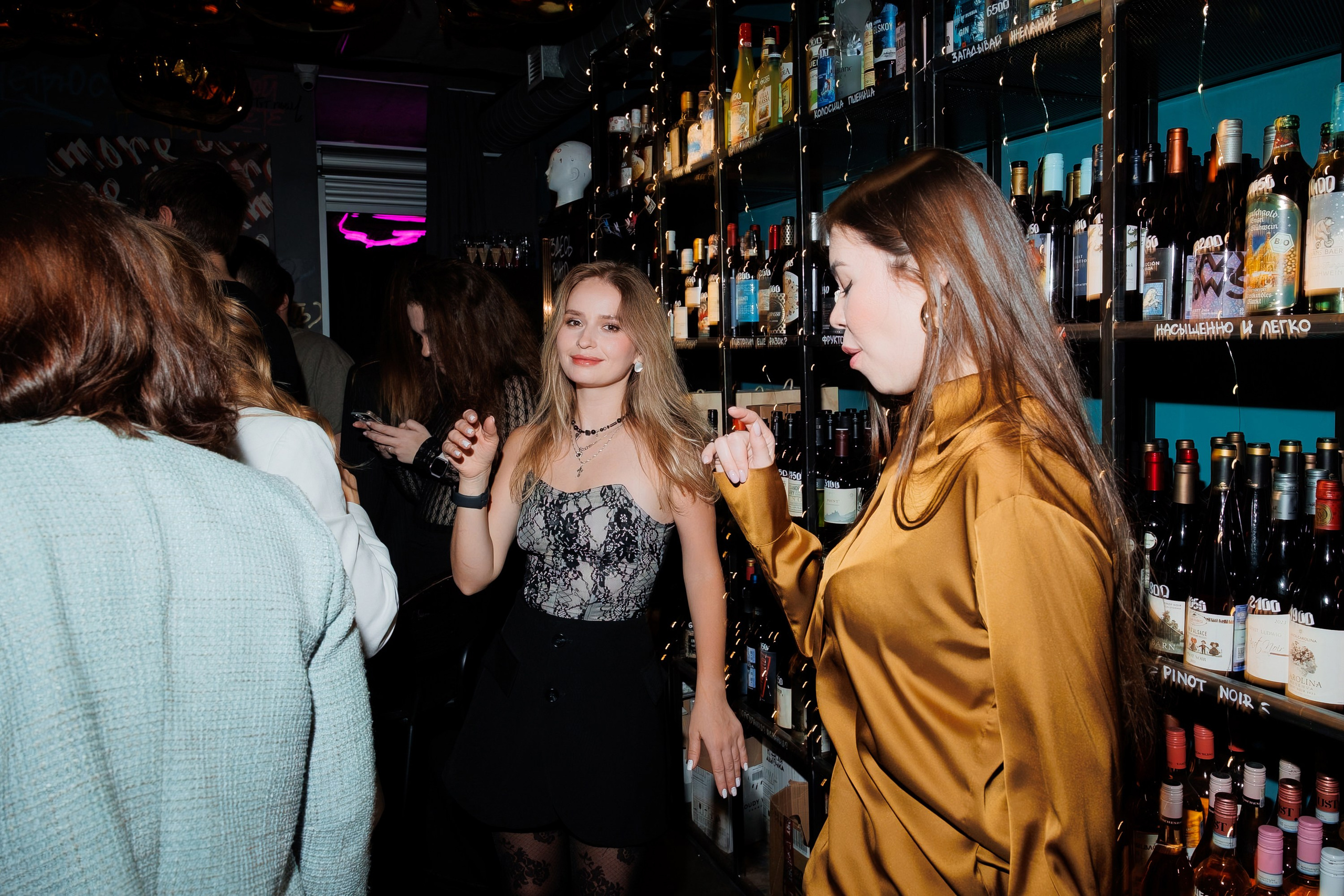 VINOTEKA BAR x MAGAZ. СВОИ. ФОТООТЧЕТЫ-СОБЫТИЯ-МЕСТА