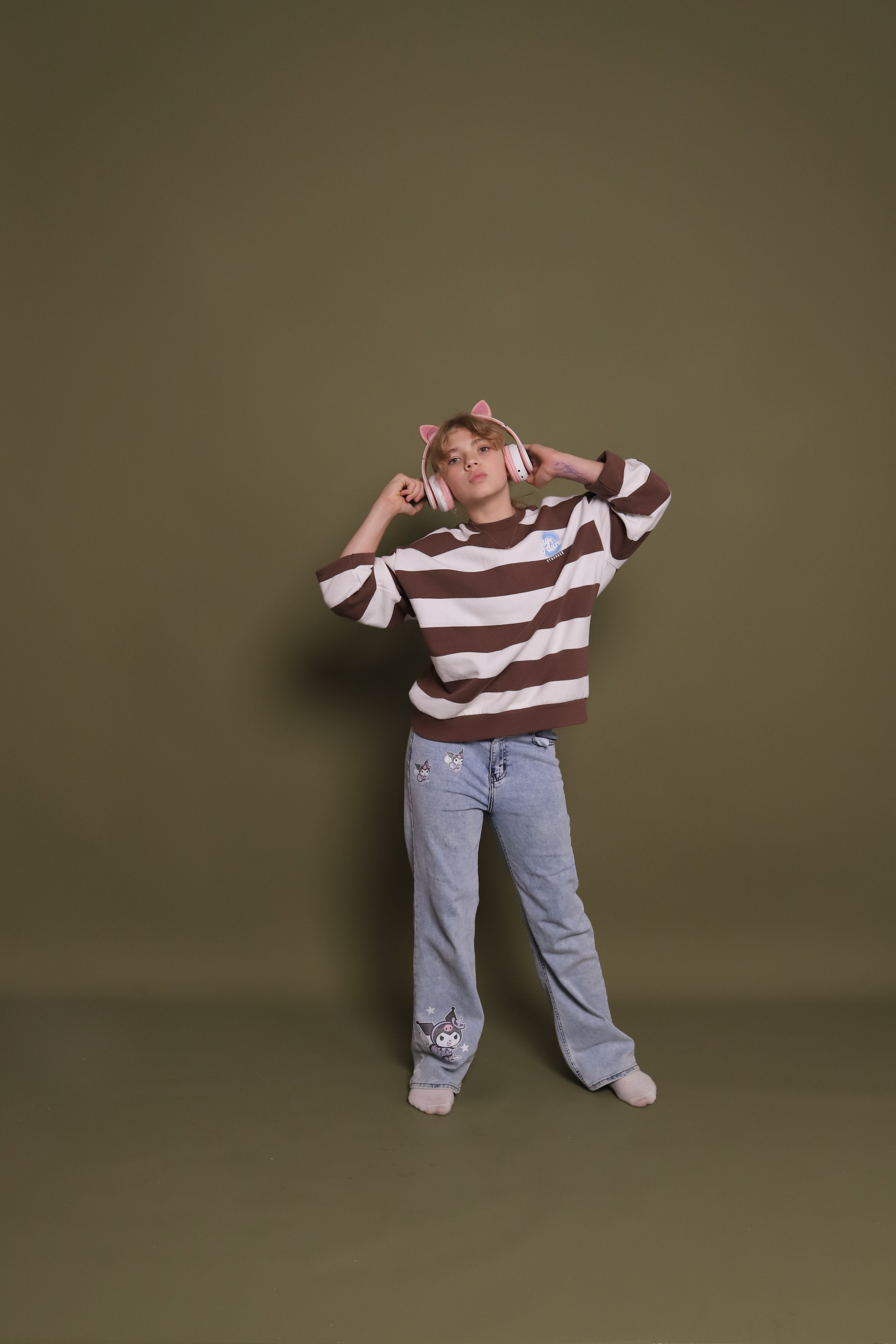 Цвет фона Хаки. Фотостудия самообслуживания. Студия без фотографа в Твери