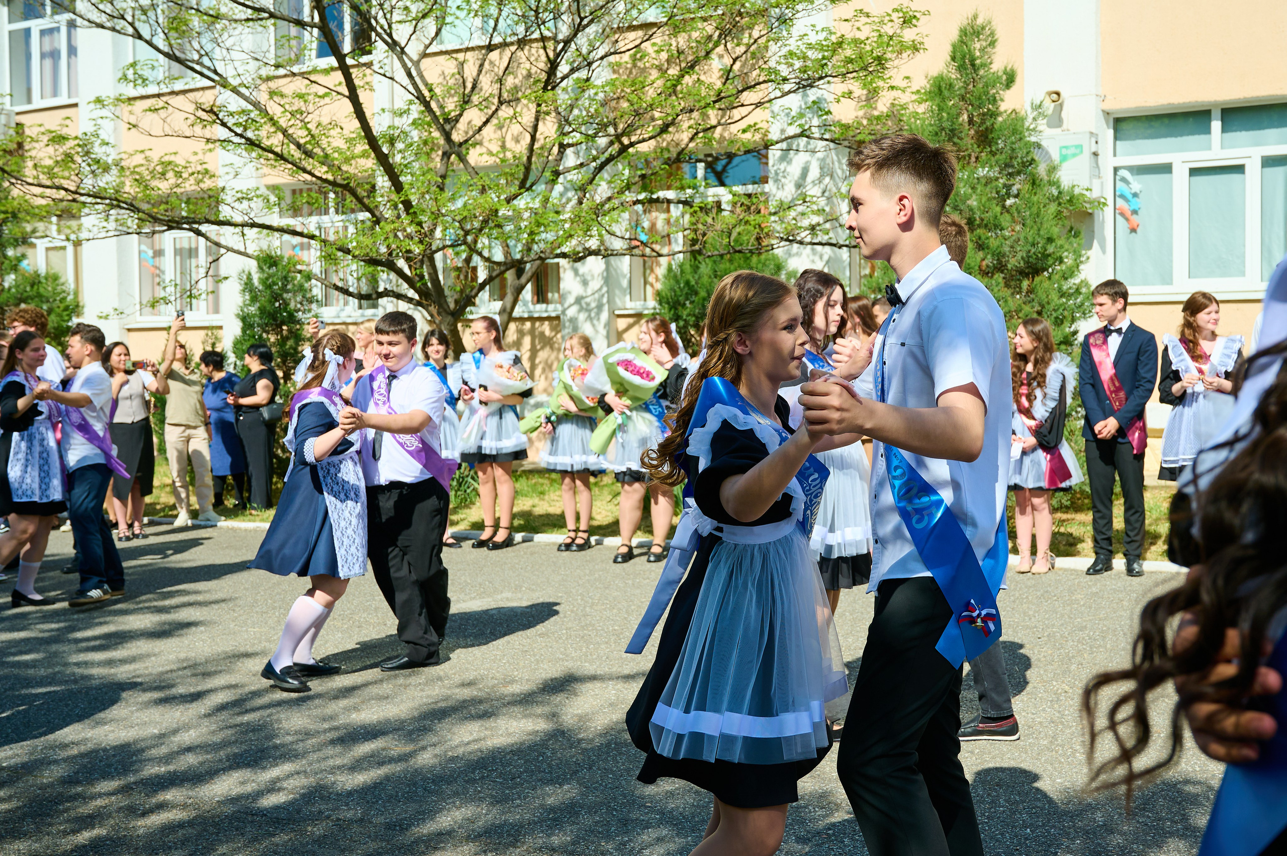 Последний звонок 2025. Жизнь курорта Кабардинка в фотографиях