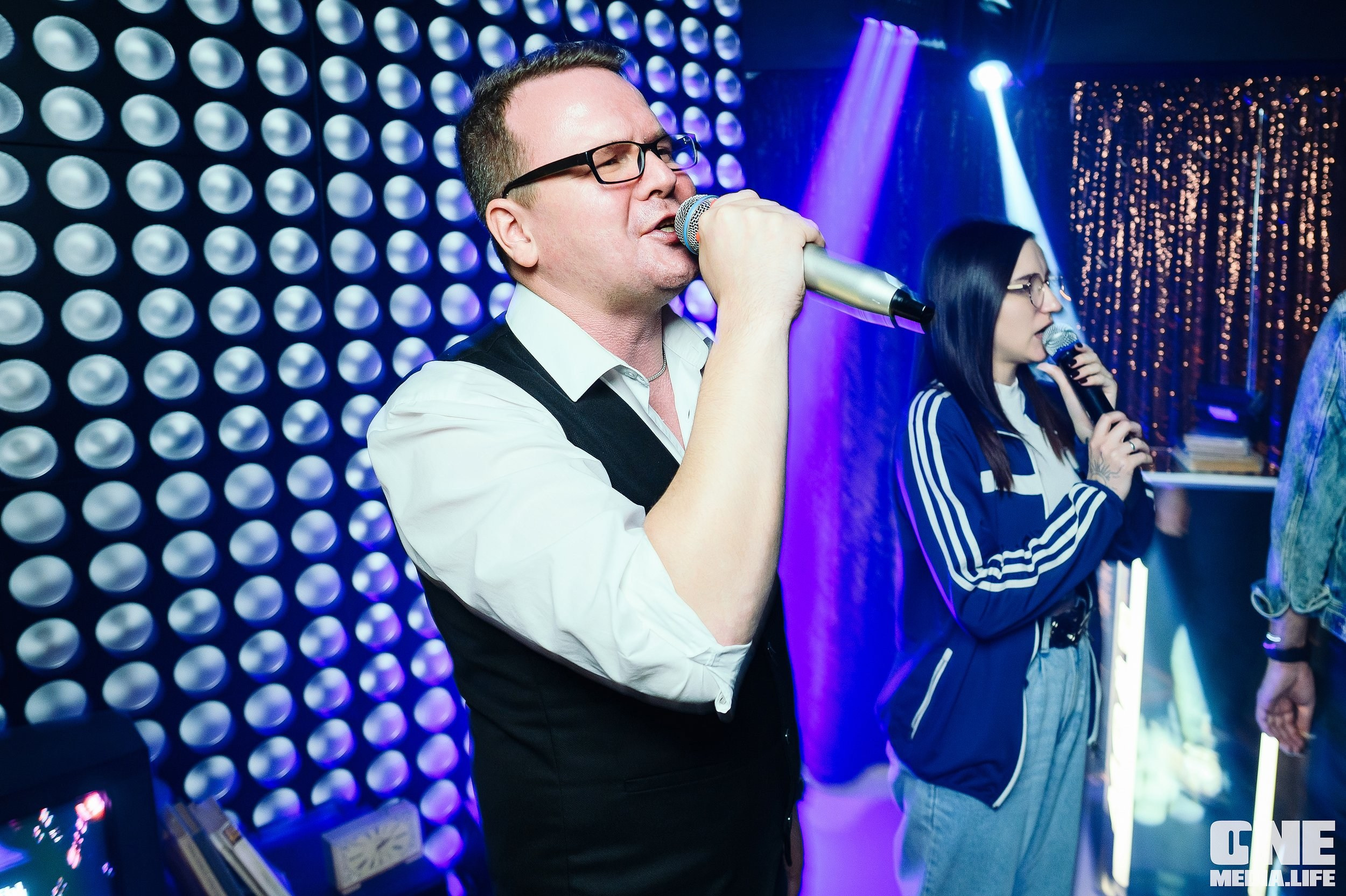Фоторепортаж из караоке-клуба Эйфория. One Media Life: фоторепортажи, фотоотчеты с мероприятий и заведений