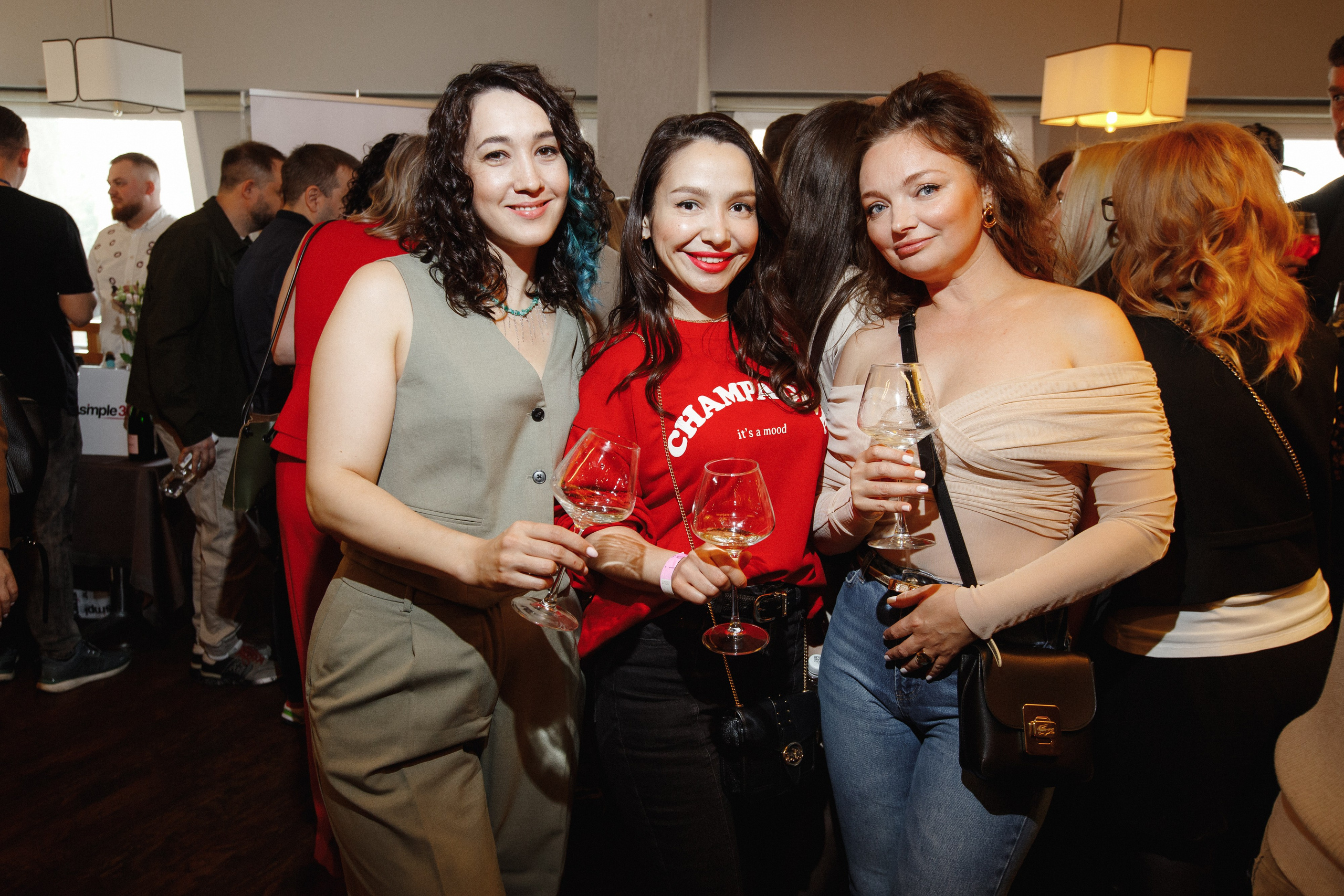 ФЕСТИВАЛЬ ИГРИСТЫХ ВИН. СВОИ. ФОТООТЧЕТЫ-СОБЫТИЯ-МЕСТА