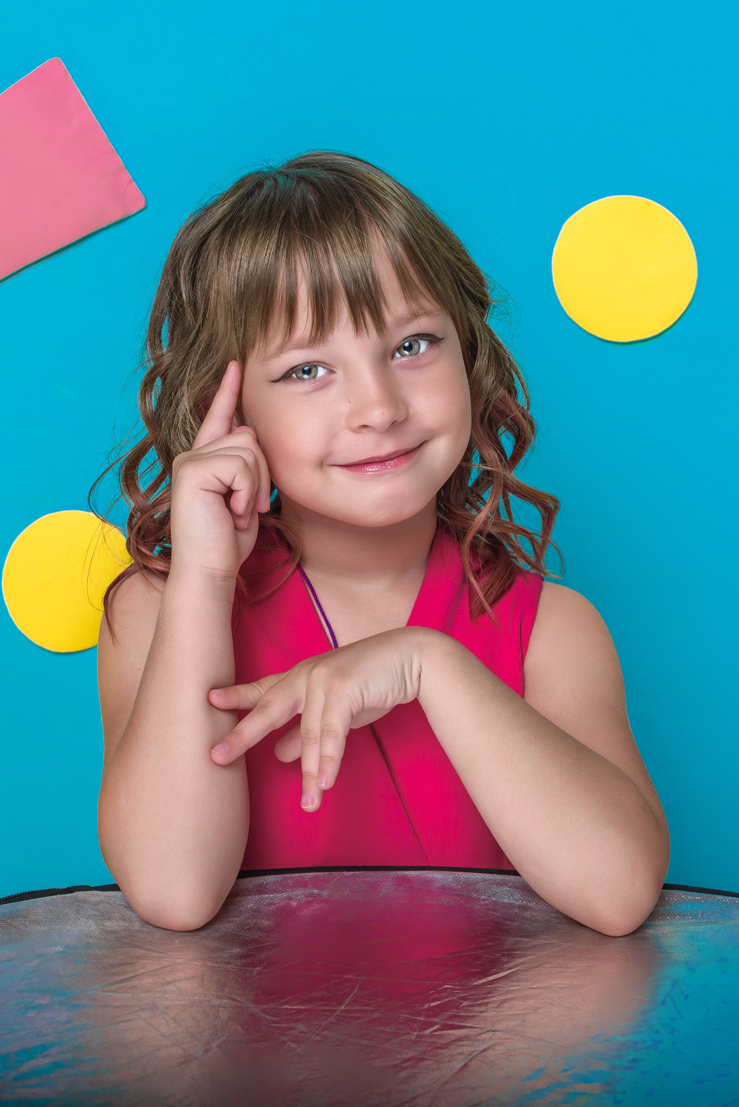 Креативная фотосессия учеников первого класса в Сочи для выпускного альбома