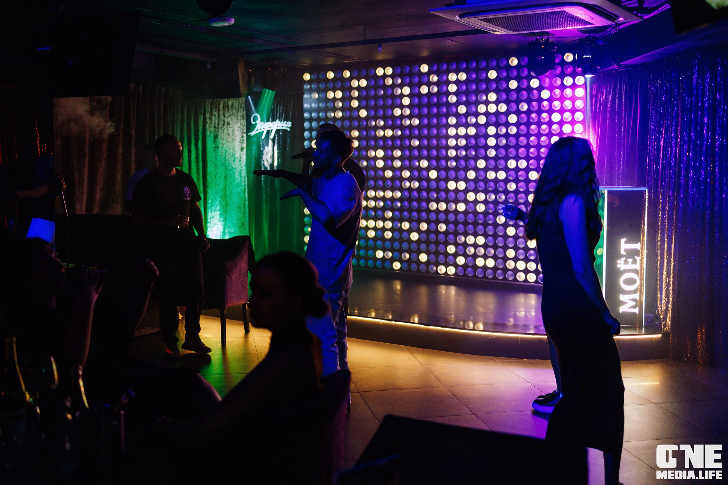 Фоторепортаж из караоке-клуба Эйфория. One Media Life: фоторепортажи, фотоотчеты с мероприятий и заведений