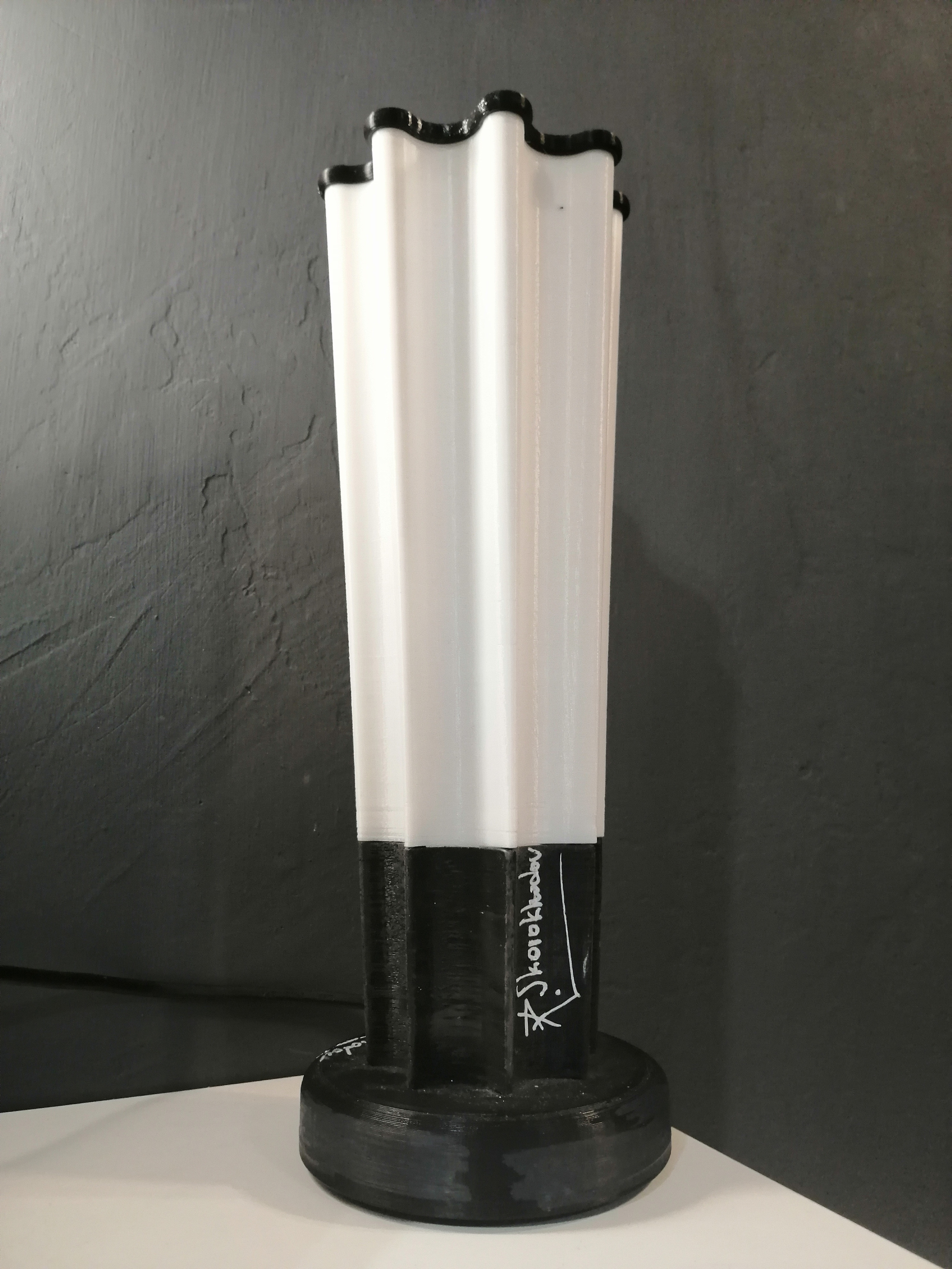 296_Octopus. Светильники Романа Скороходова