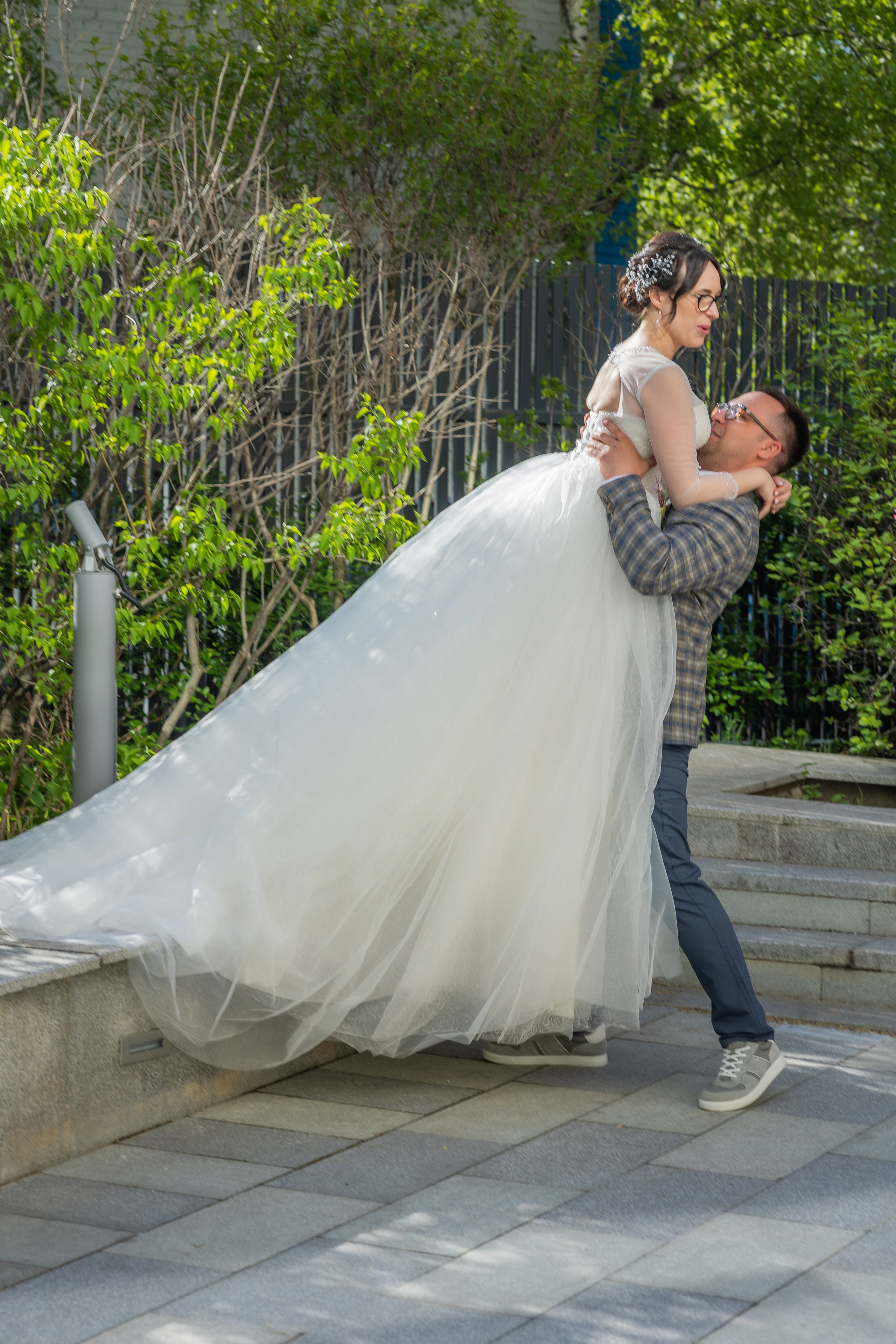 Миша и Маша. Весенняя свадьба 18.04.2023. Семейный фотограф в Москве Наталья Чуб, заказать Фотокнигу