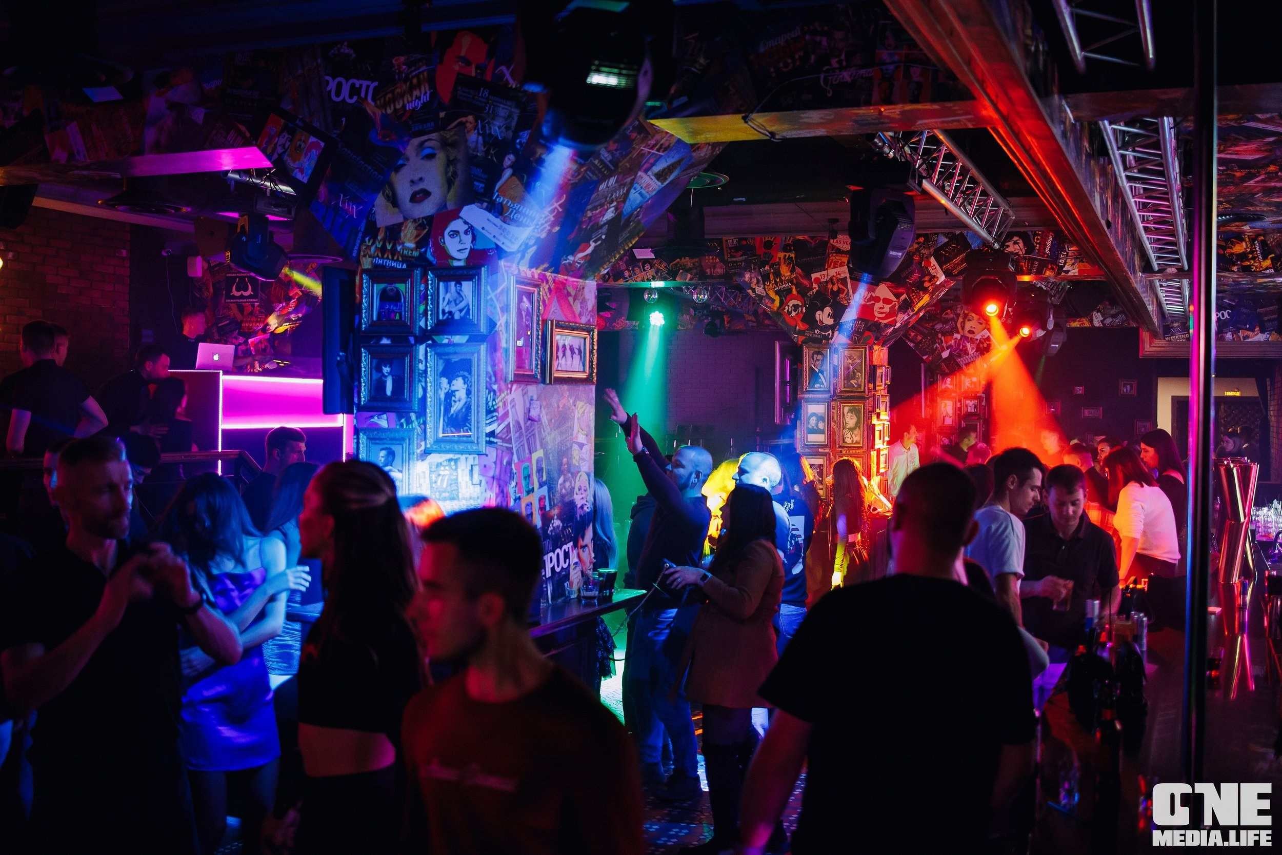 Фоторепортаж из бара XxxX. One Media Life: фоторепортажи, фотоотчеты с мероприятий и заведений
