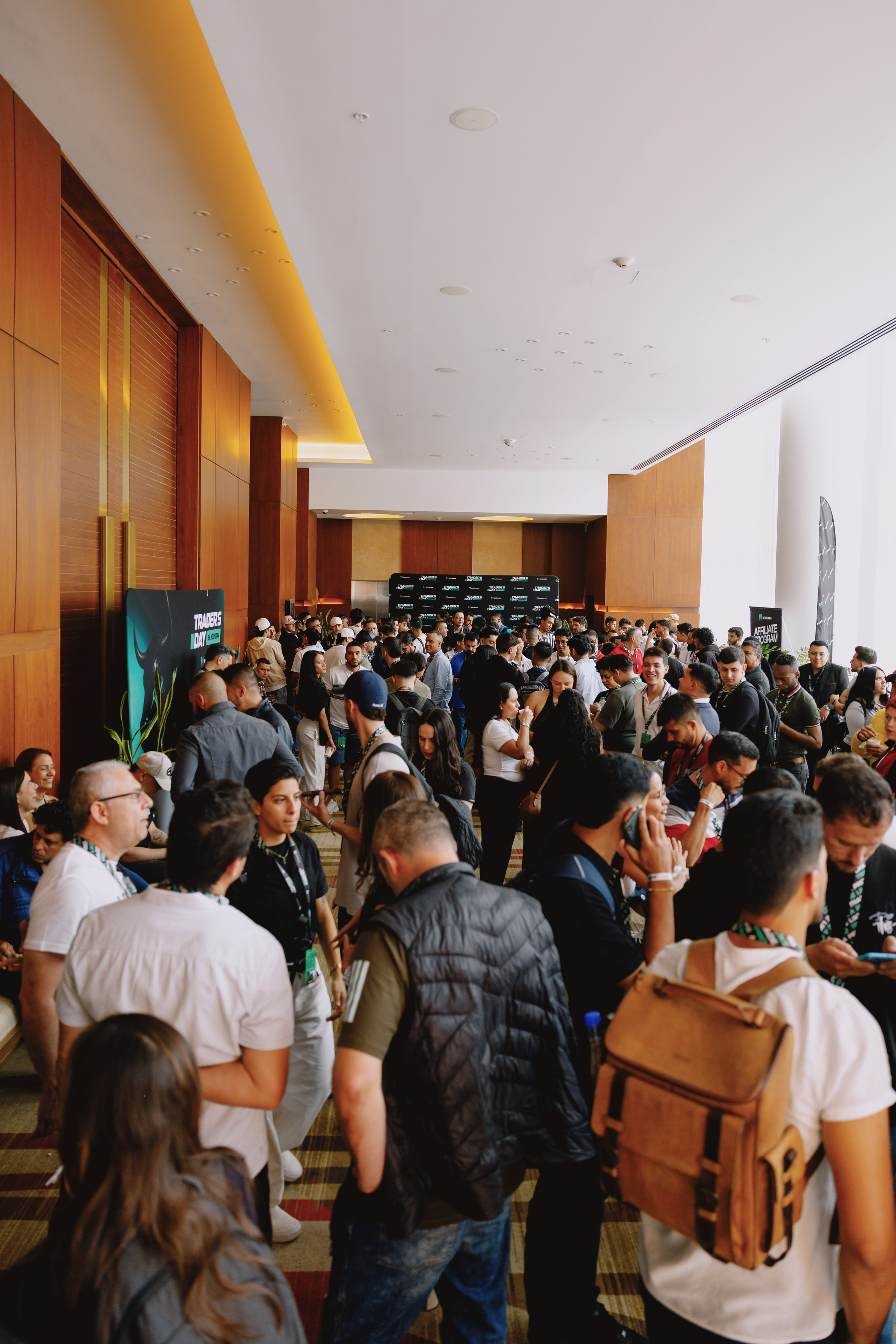 TRADERS DAY By NeomAAA Medellin. NeomAAA Funds Gallery