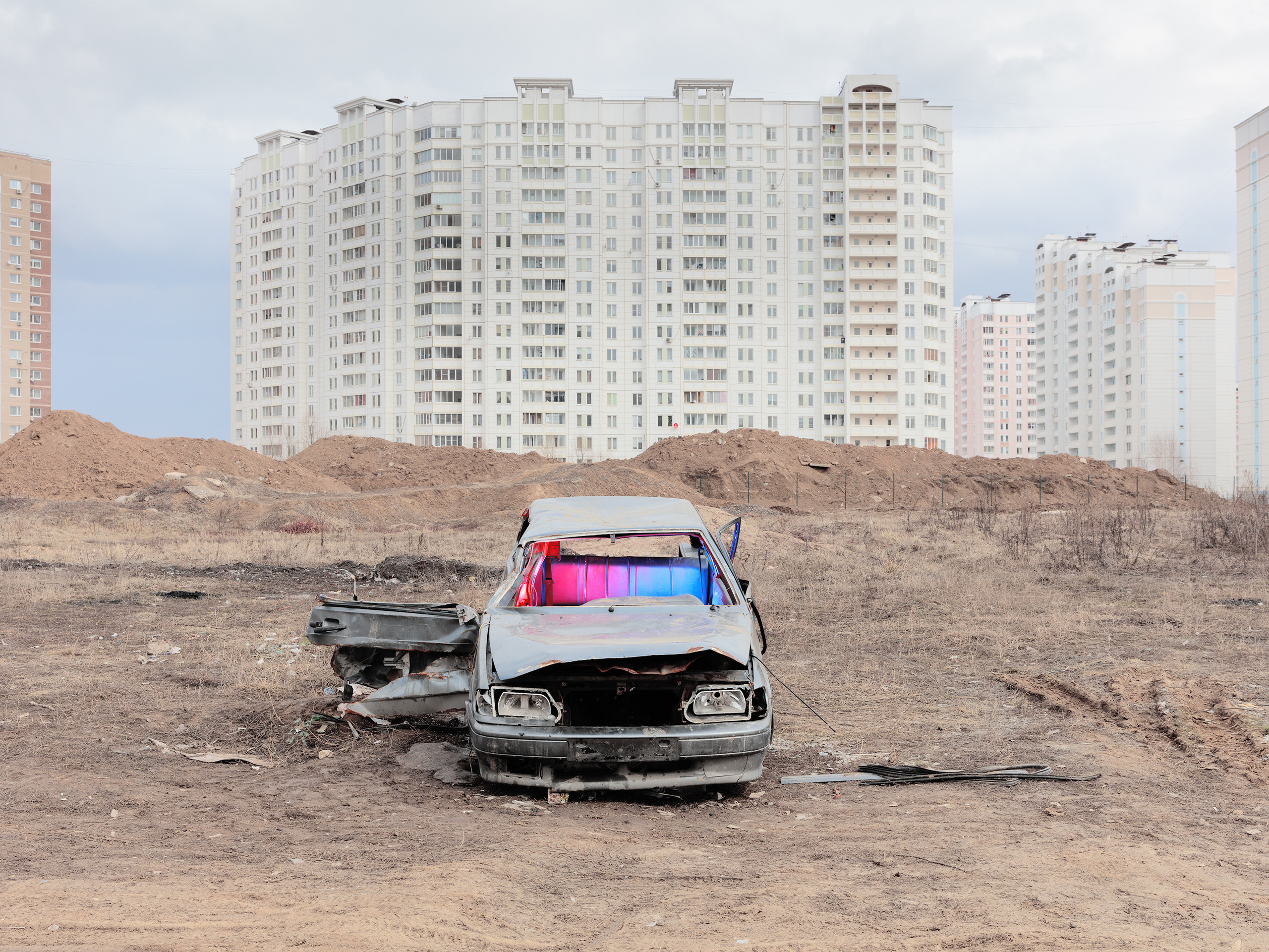 Way of earning № IV: taking abandoned cars to pieces to sell them as a scrap metal