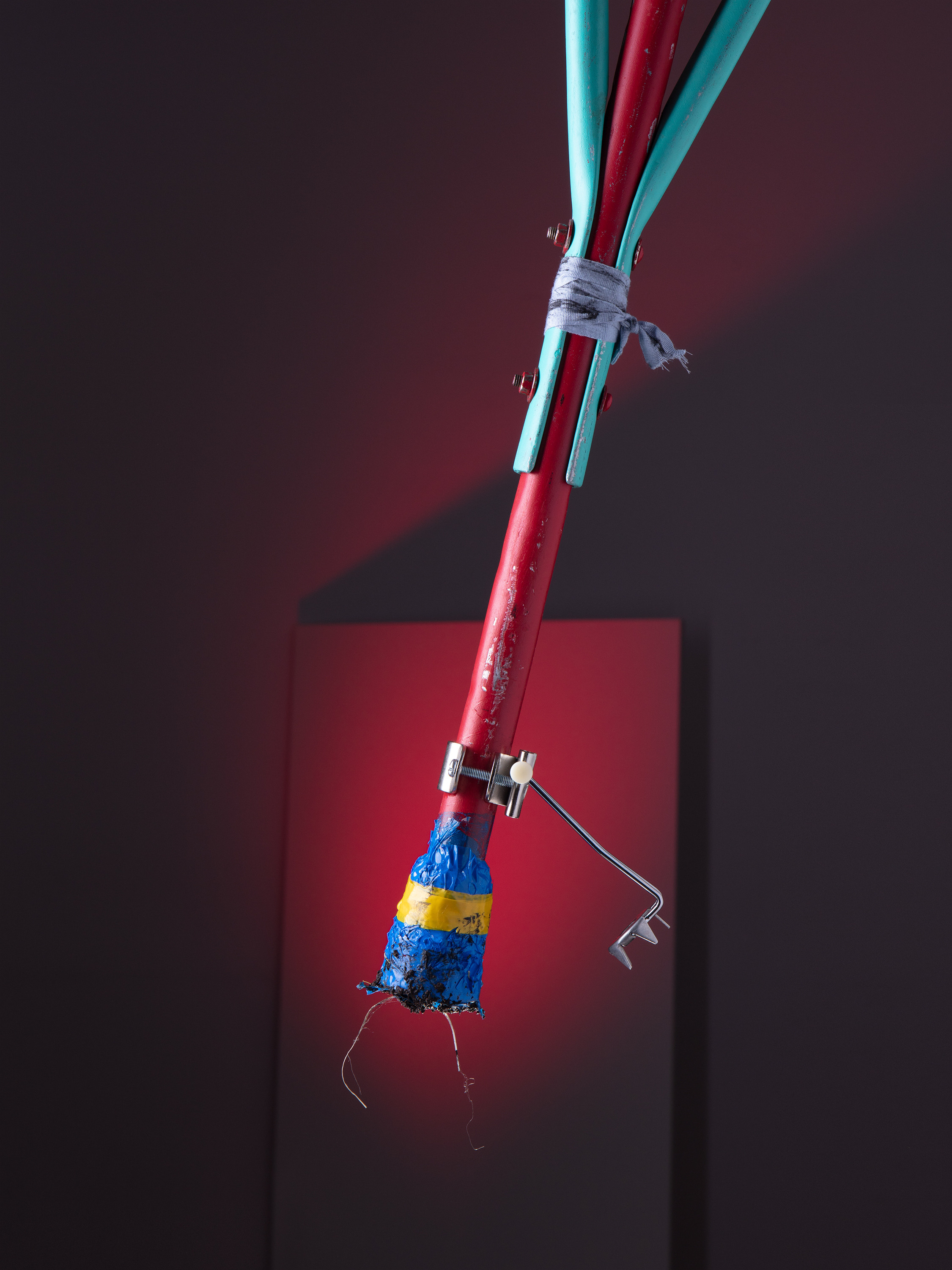 The crutch with special attachment for icy conditions