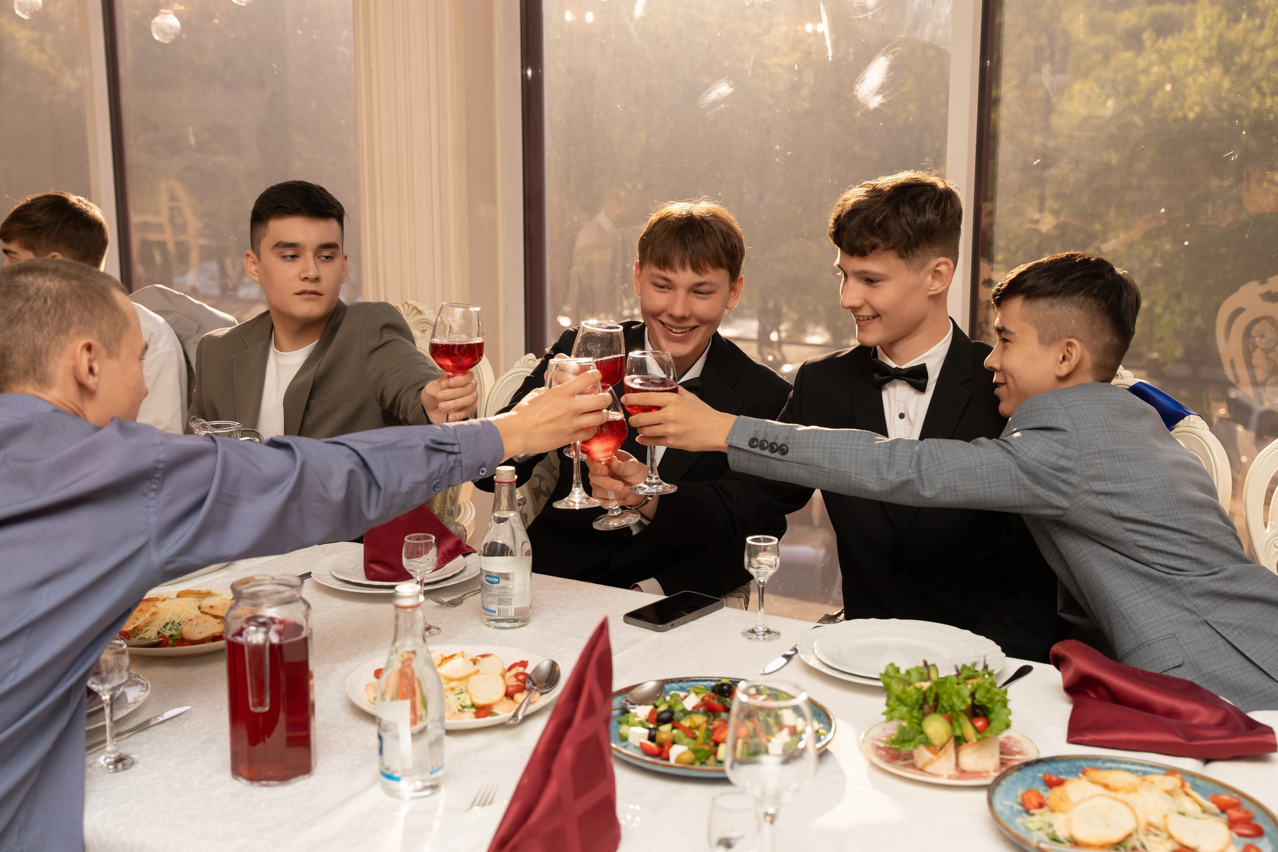 Фотосъёмка выпускного в Хабаровске — Романов Максим, цены и портфолио. Профессиональный фотограф Максим Романов в городе Хабаровске