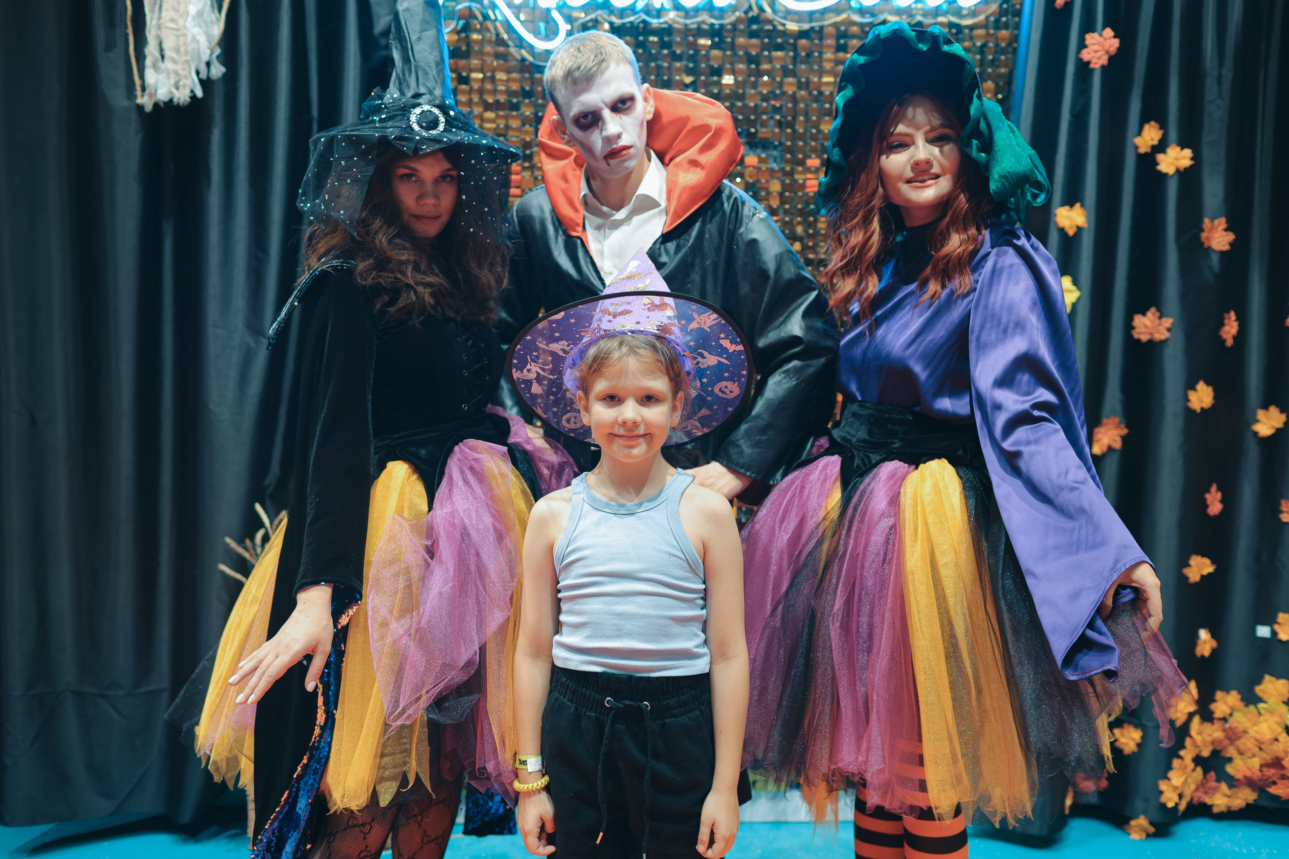 02.11 Halloween в Zhooki Park. Команда специалистов в мире фотографии и видео. Детский фотограф, семейный фотограф