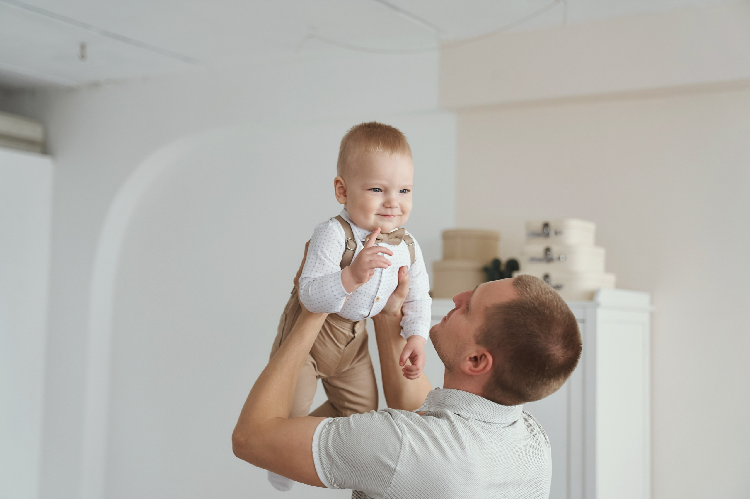 Семейная фотосессия в студии с детьми. Семейный фотограф Евгений Опарин