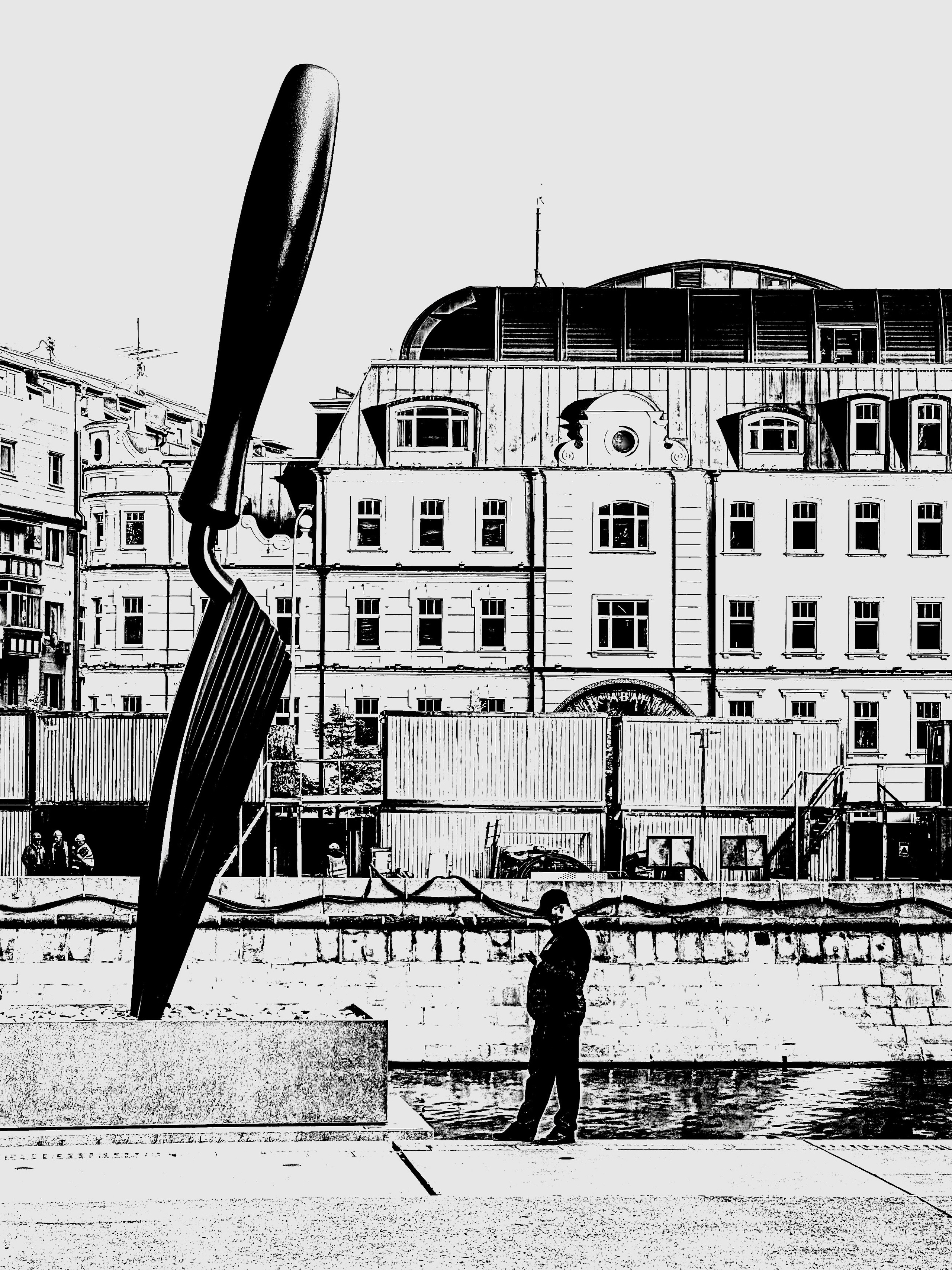 Графика. Фотографика. Садовая лопатка возле ГЭС-2. Фотохудожник, фотограф Рина Серёгина