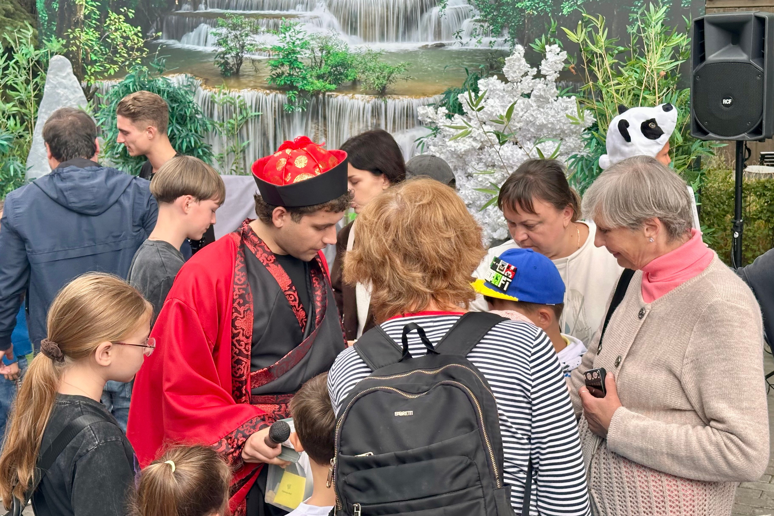 Открытие Недели панды Катюши в связи с её трёхлетним днём рождения в Московском зоопарке