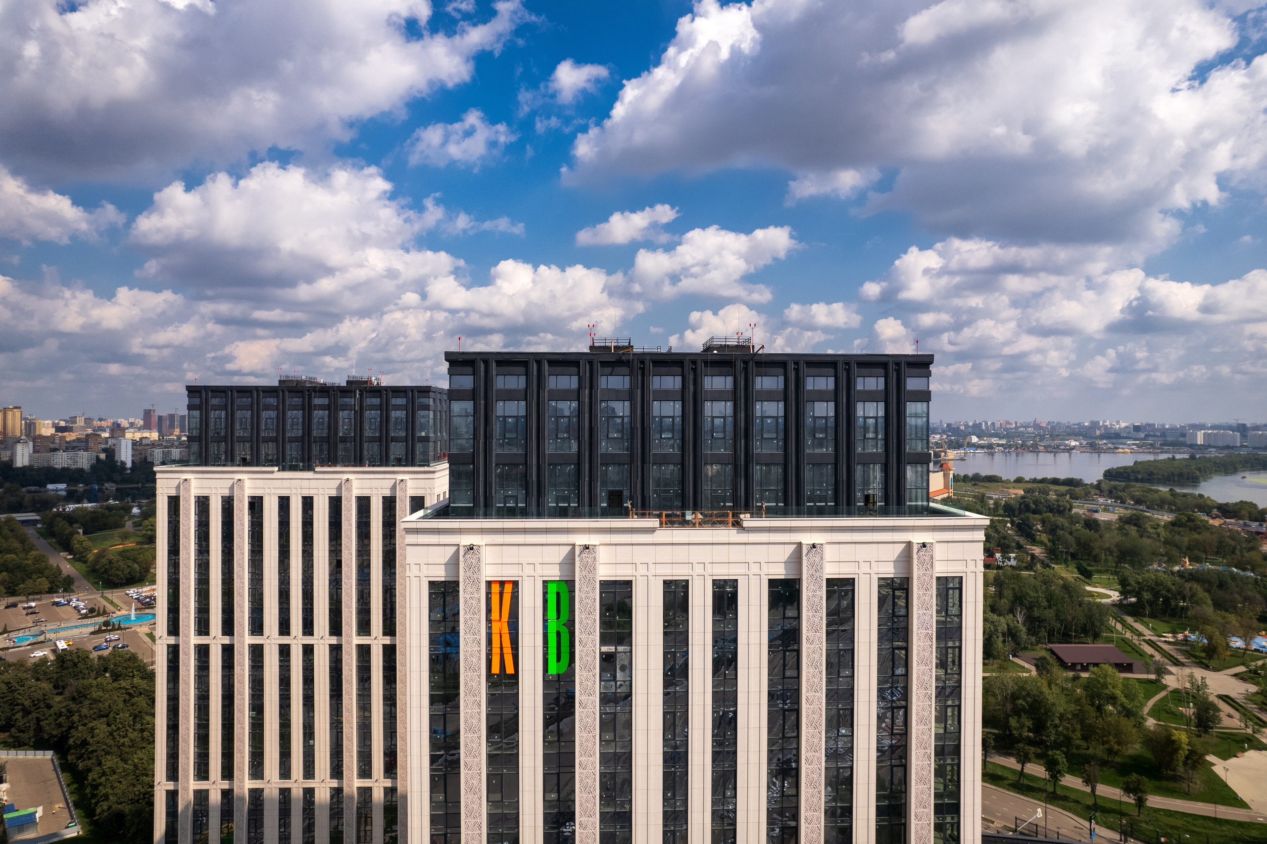 Архитектура и недвижимость. Ход строительства. Съемка с дрона. Профессиональное решение для частных лиц и бизнеса