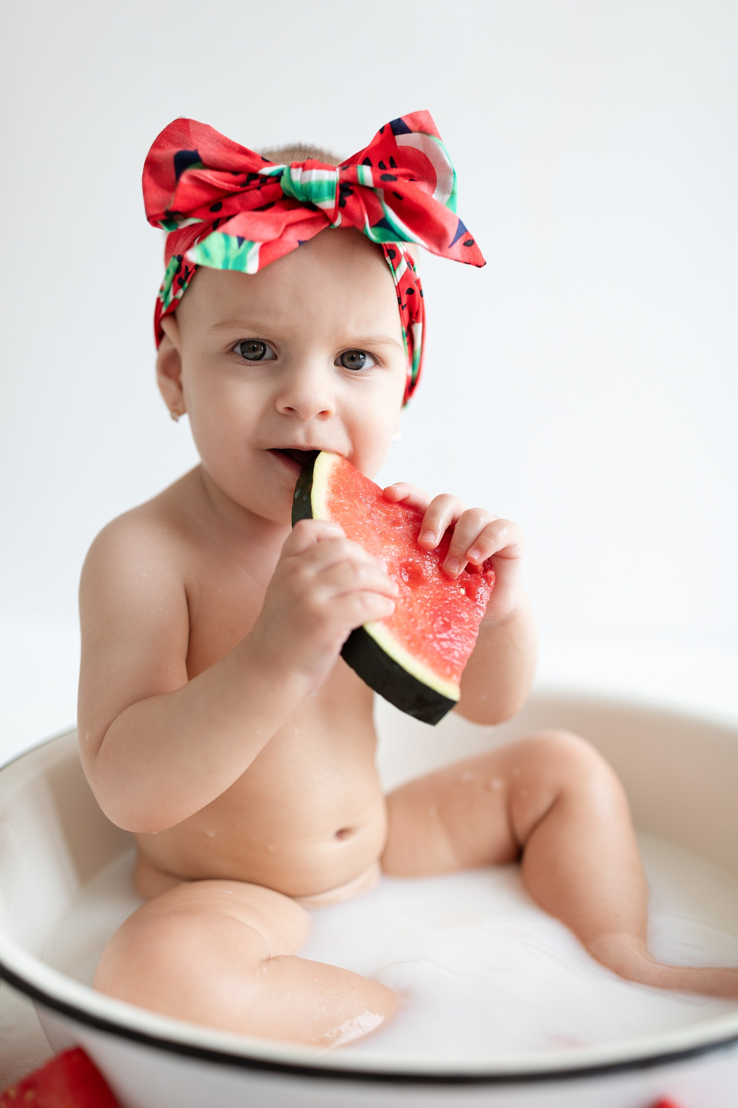 Варенька и арбузы. Фотограф на годик Хабаровск Детский и семейный фотограф в Хабаровске Юлия Матвиенко